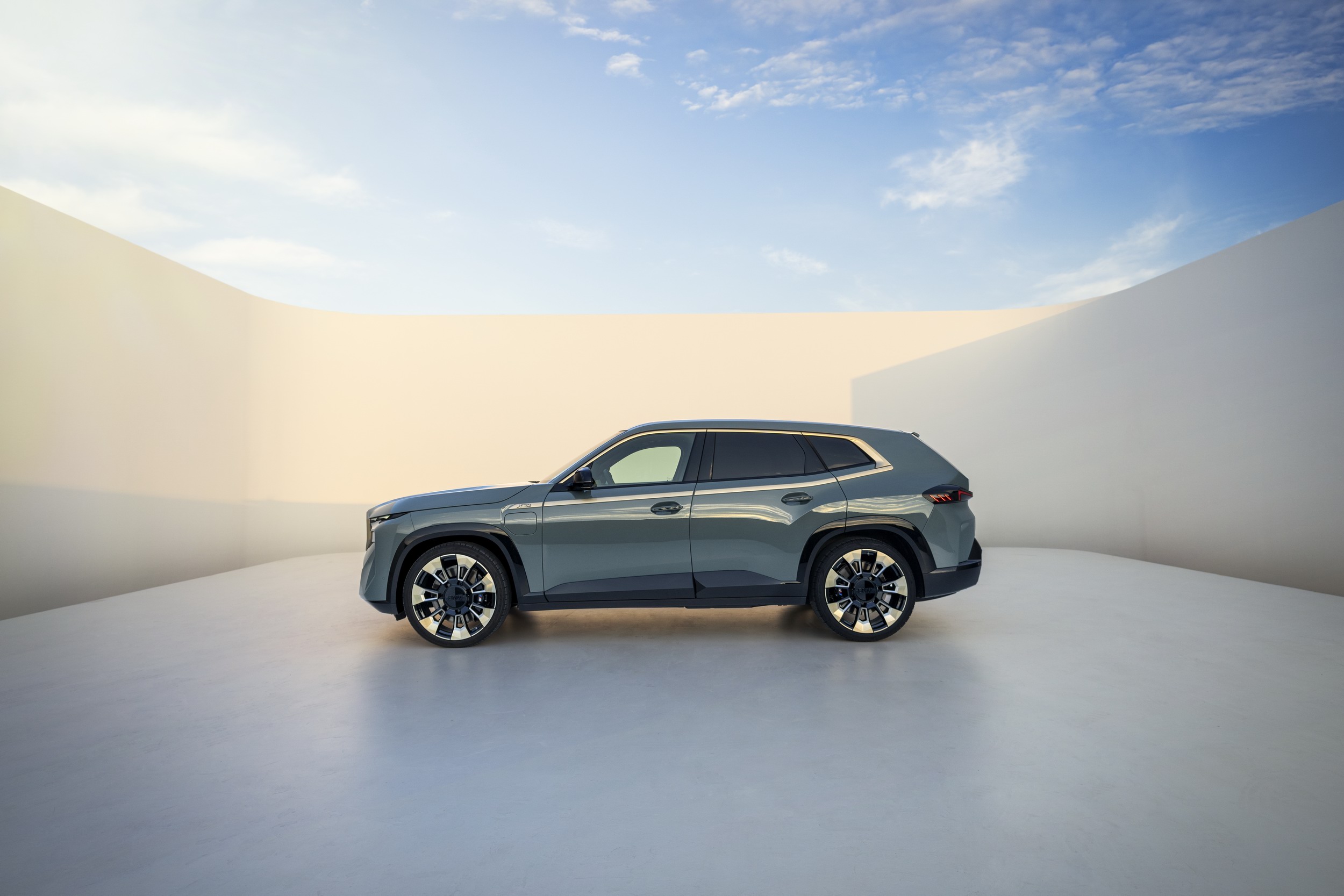 See The 2023 BMW XM From Every Angle In Mega Photo Gallery