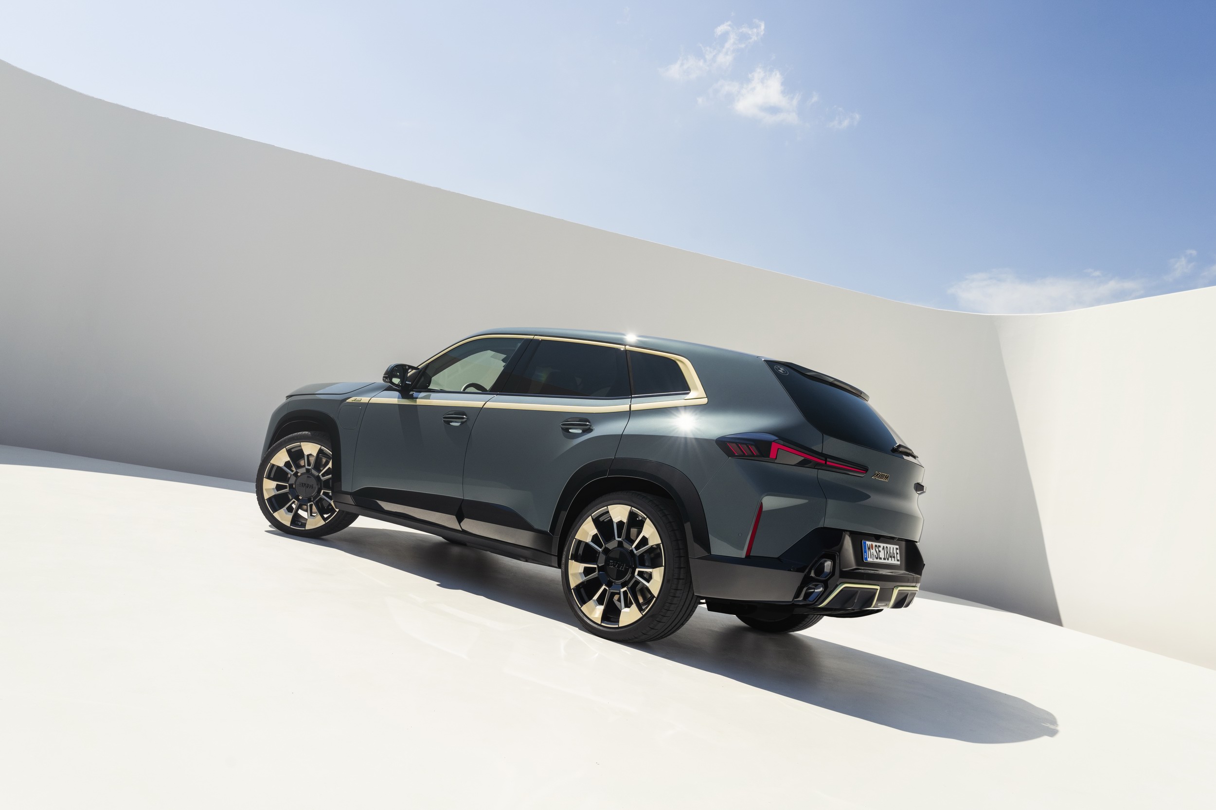 See The 2023 BMW XM From Every Angle In Mega Photo Gallery