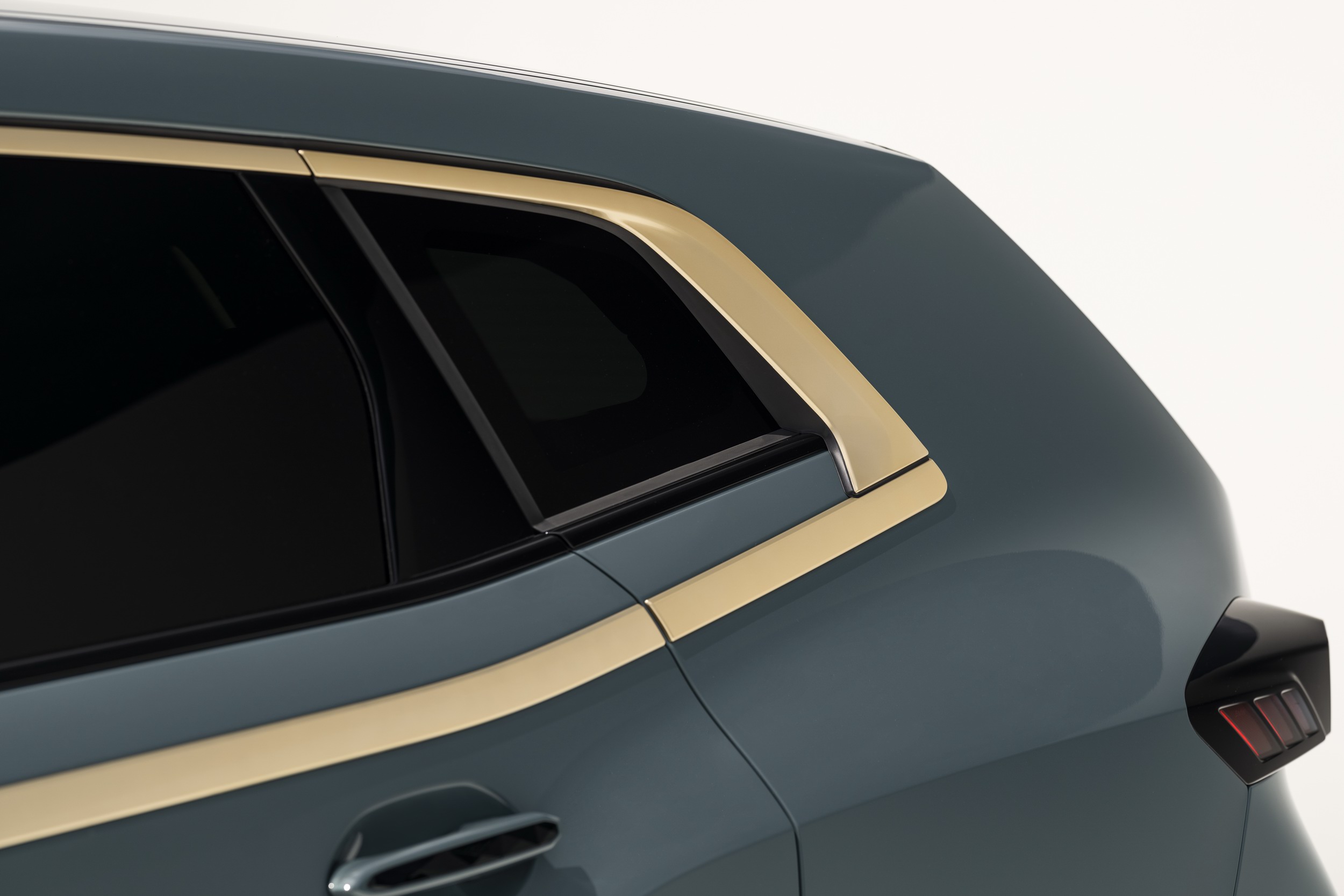 See The 2023 BMW XM From Every Angle In Mega Photo Gallery