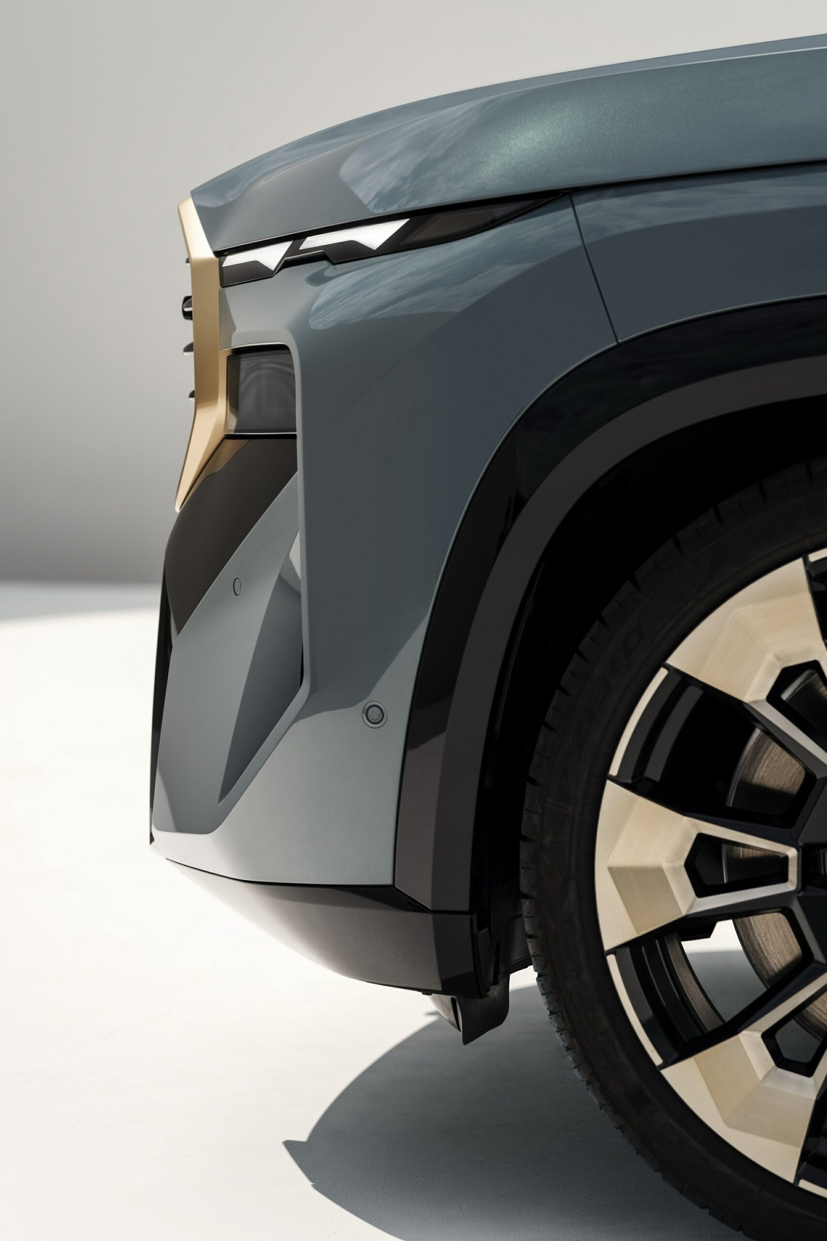 See The 2023 BMW XM From Every Angle In Mega Photo Gallery