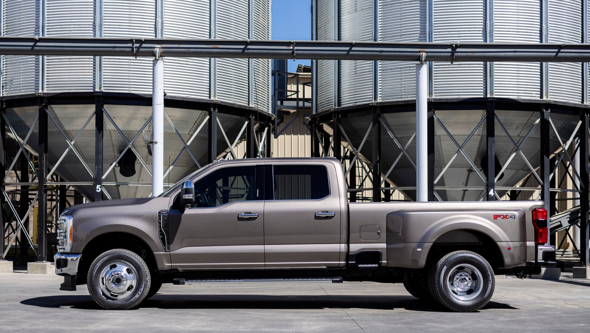 2023 Ford Super Duty Debuts With Two New Engines, Class-Leading Tech, And Improved Capabilities