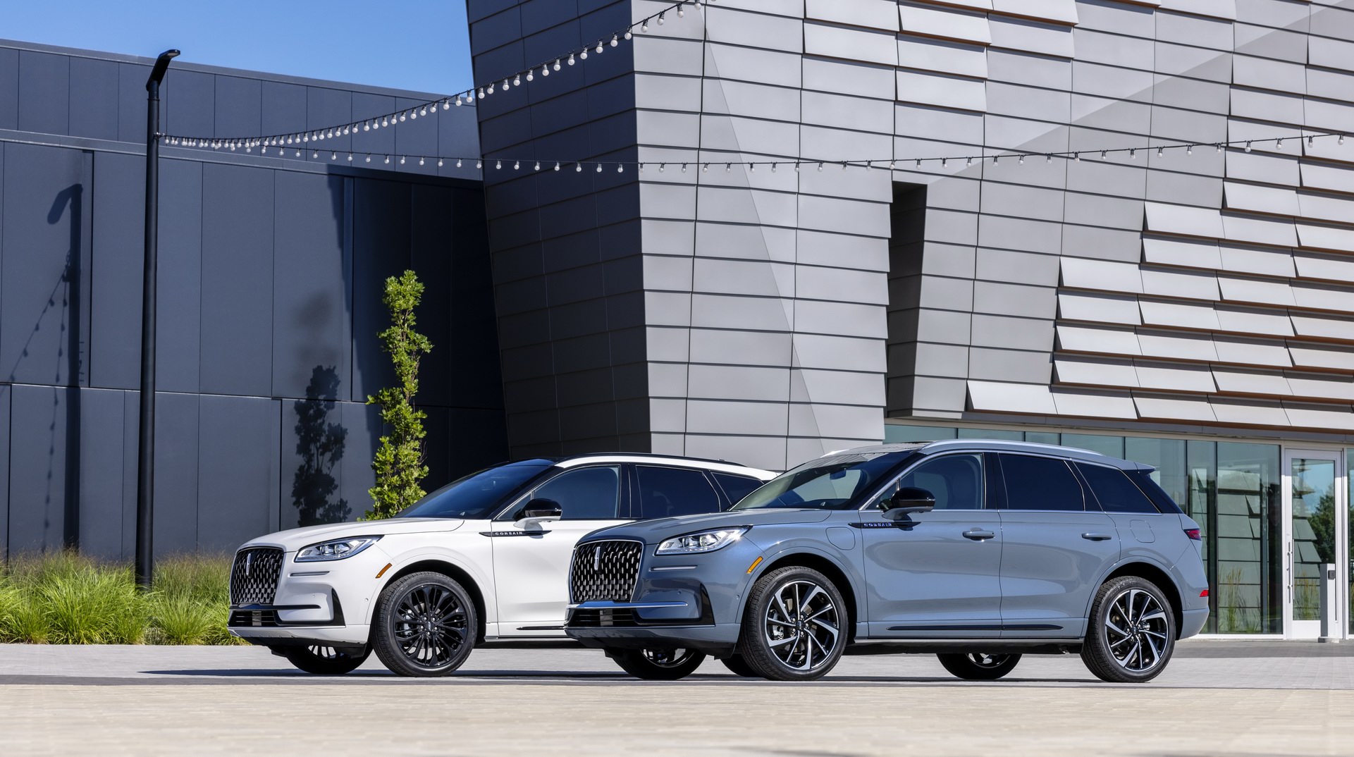 2023 Lincoln Corsair Gains Bigger Grille And Hands-Free Driving Tech, Loses 2.3L Turbo