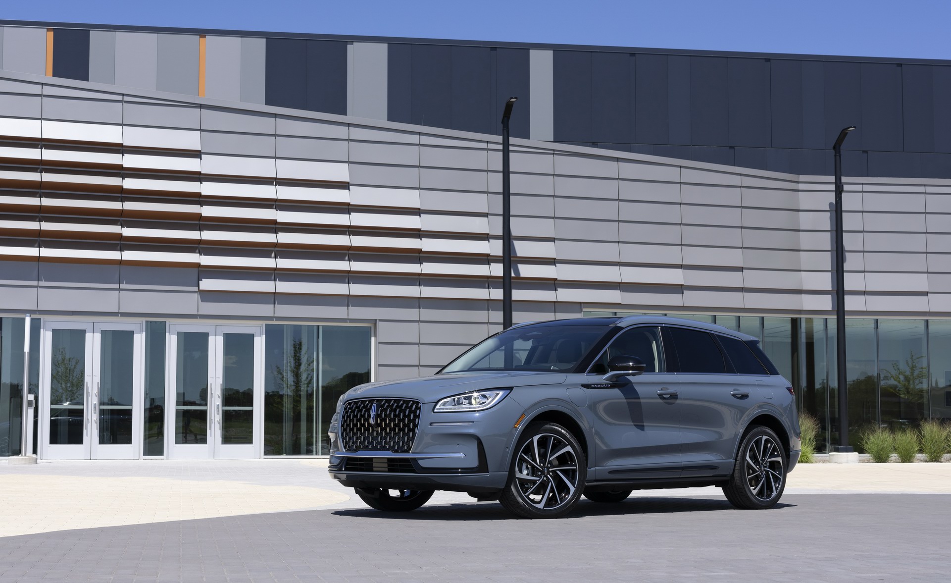 2023 Lincoln Corsair Gains Bigger Grille And Hands-Free Driving Tech, Loses 2.3L Turbo