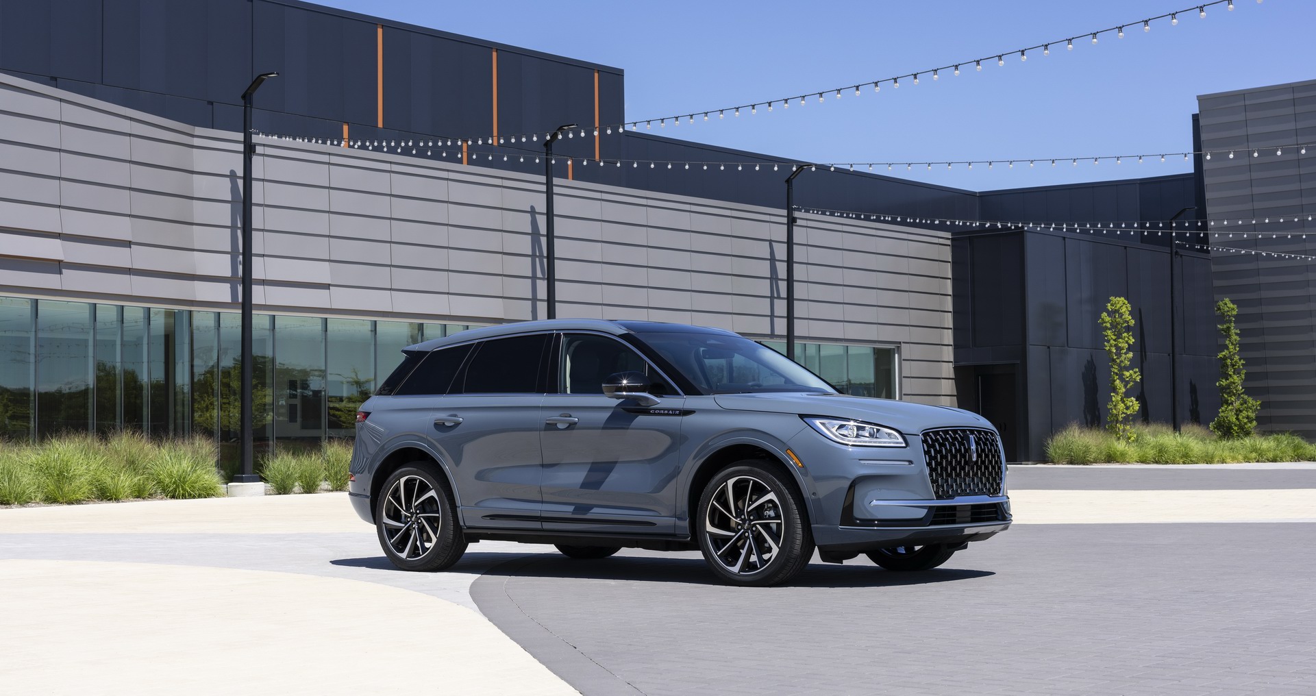 2023 Lincoln Corsair Gains Bigger Grille And Hands-Free Driving Tech, Loses 2.3L Turbo