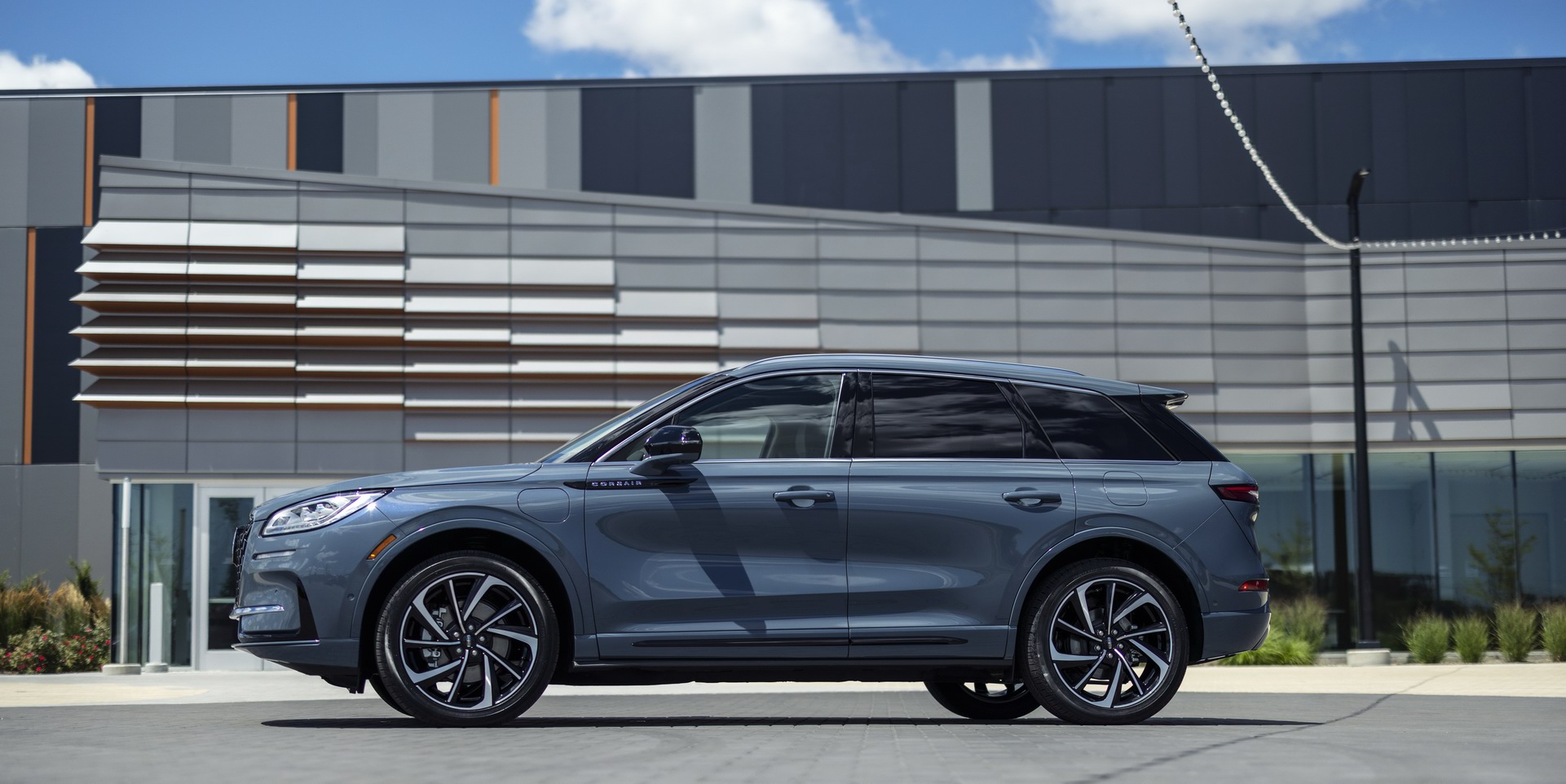 2023 Lincoln Corsair Gains Bigger Grille And Hands-Free Driving Tech, Loses 2.3L Turbo
