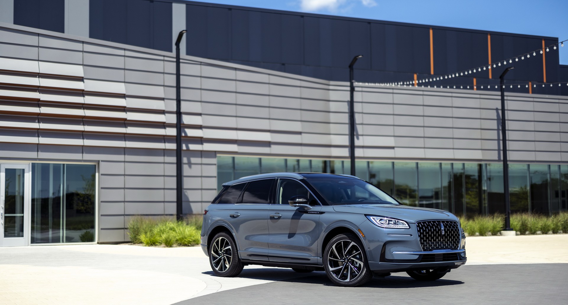 2023 Lincoln Corsair Gains Bigger Grille And Hands-Free Driving Tech, Loses 2.3L Turbo
