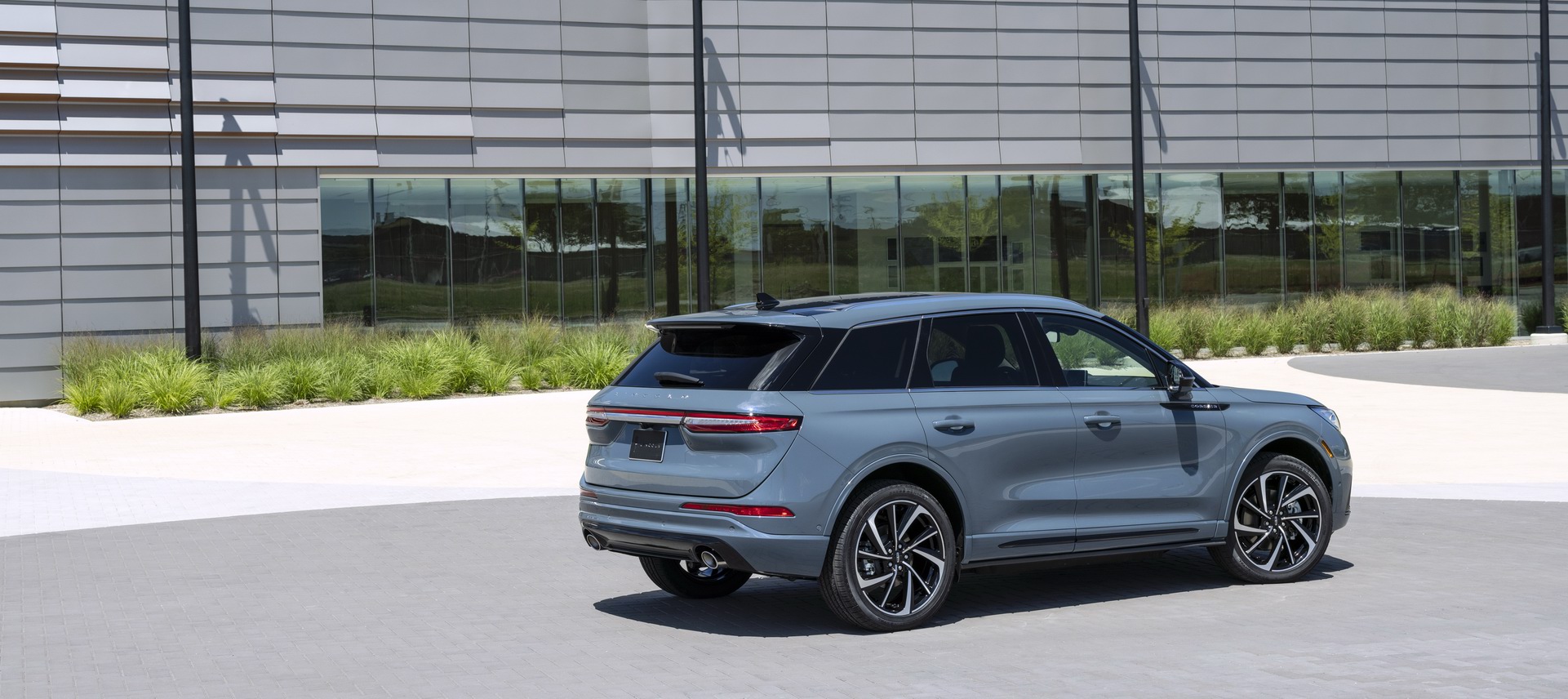2023 Lincoln Corsair Gains Bigger Grille And Hands-Free Driving Tech, Loses 2.3L Turbo