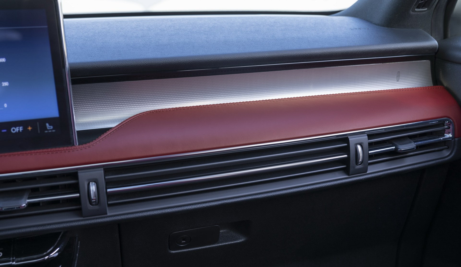 2023 Lincoln Corsair Gains Bigger Grille And Hands-Free Driving Tech, Loses 2.3L Turbo