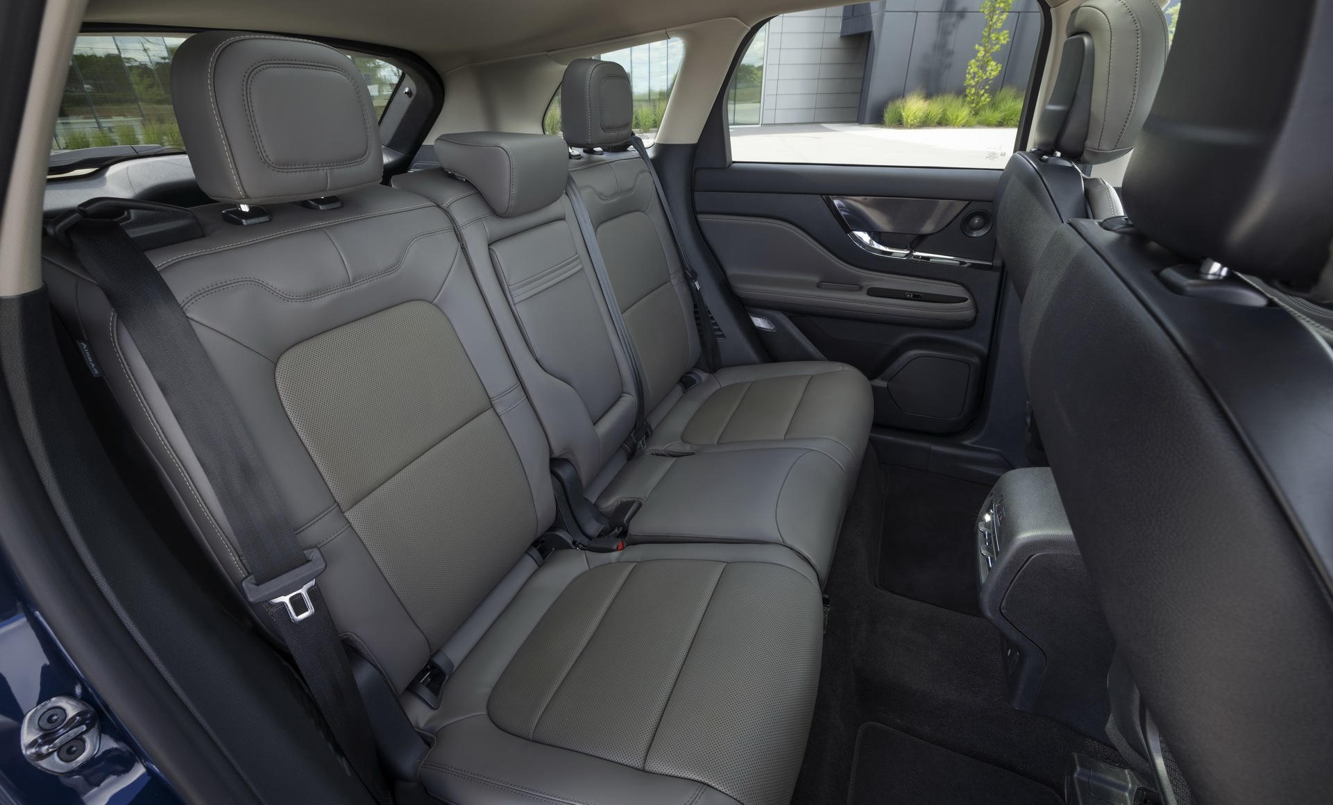 2023 Lincoln Corsair Gains Bigger Grille And Hands-Free Driving Tech, Loses 2.3L Turbo