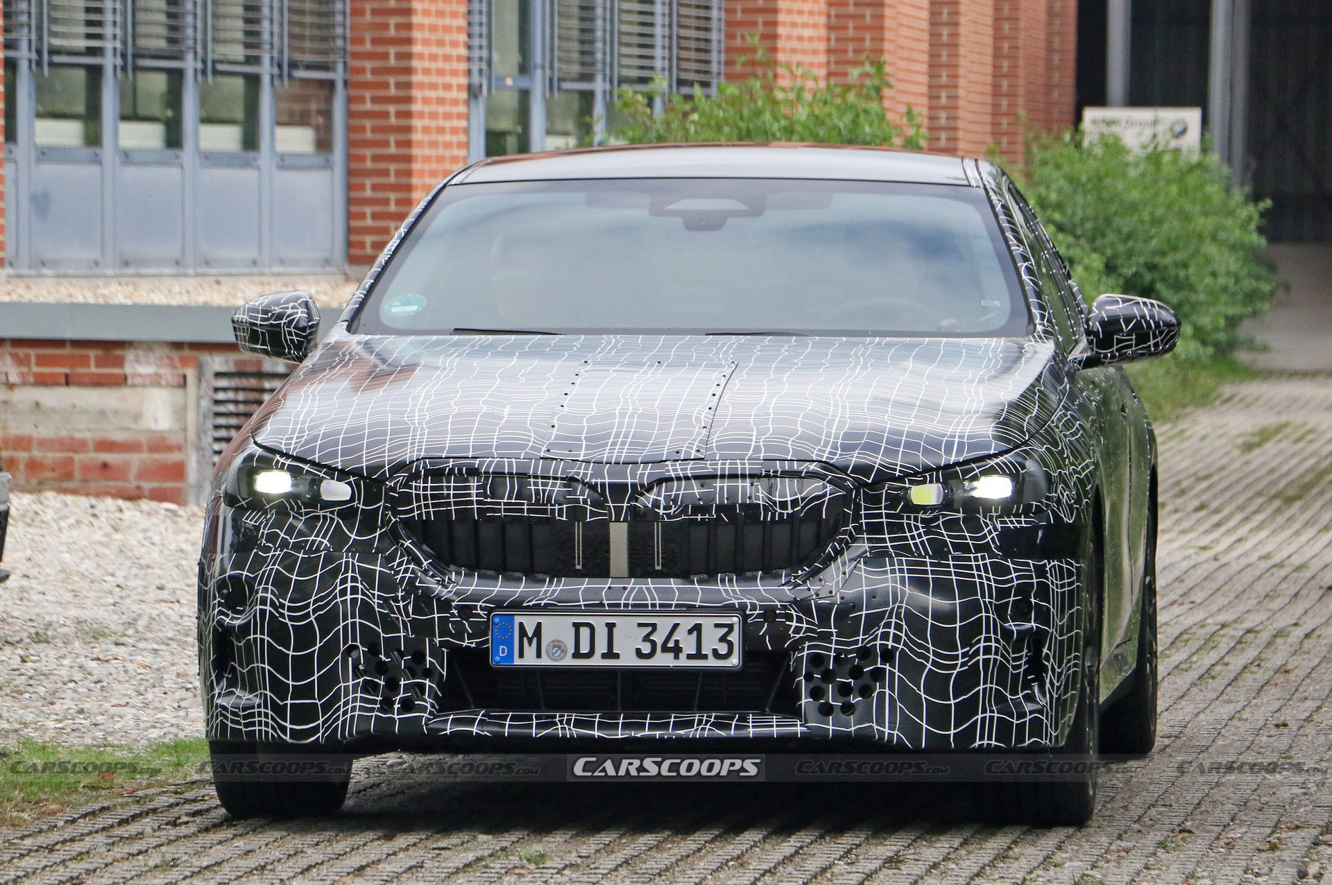 2024 BMW 5-Series Continues Its Striptease And Gives Us A Better Look At The Front End