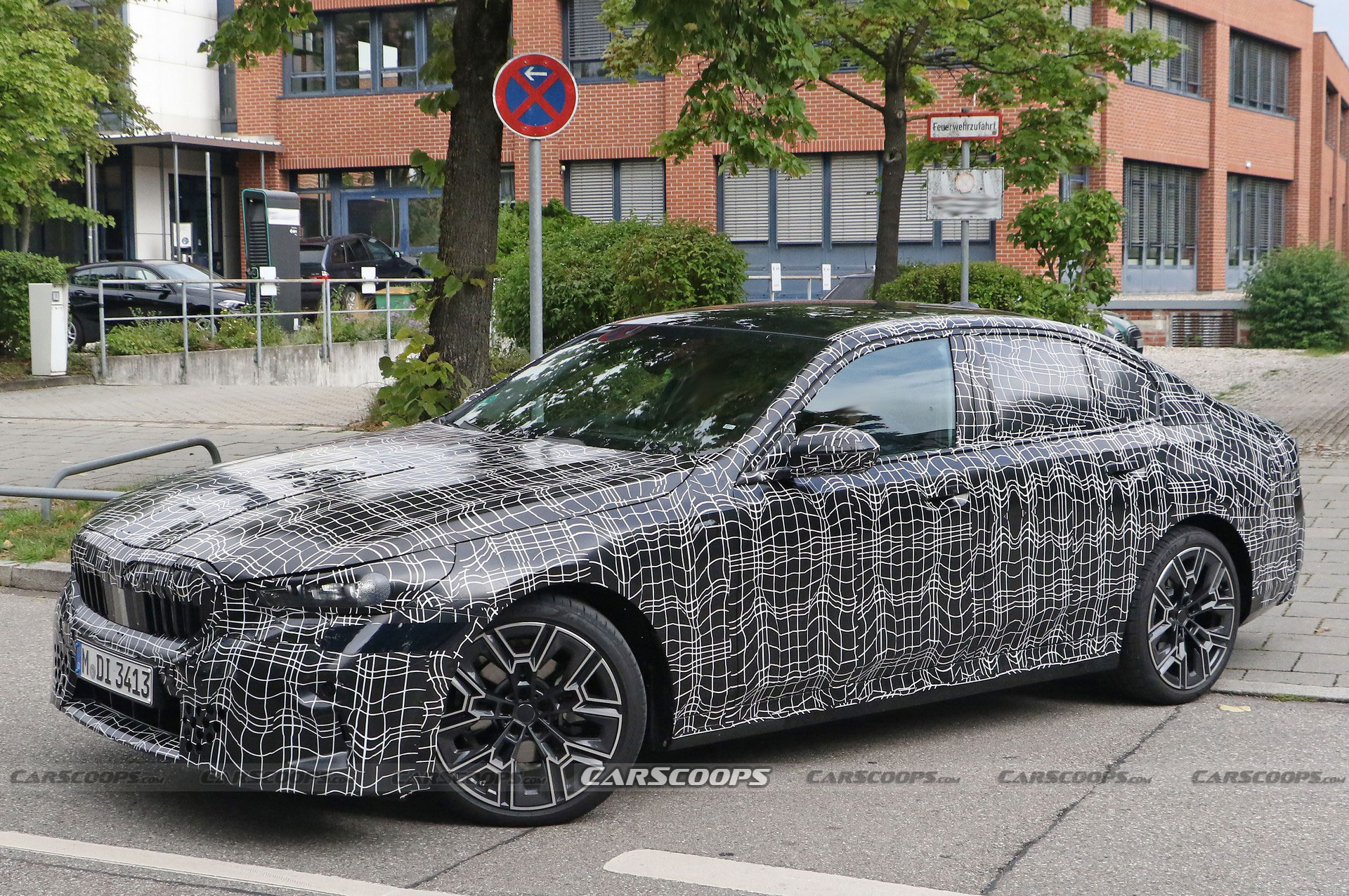2024 BMW 5-Series Continues Its Striptease And Gives Us A Better Look At The Front End