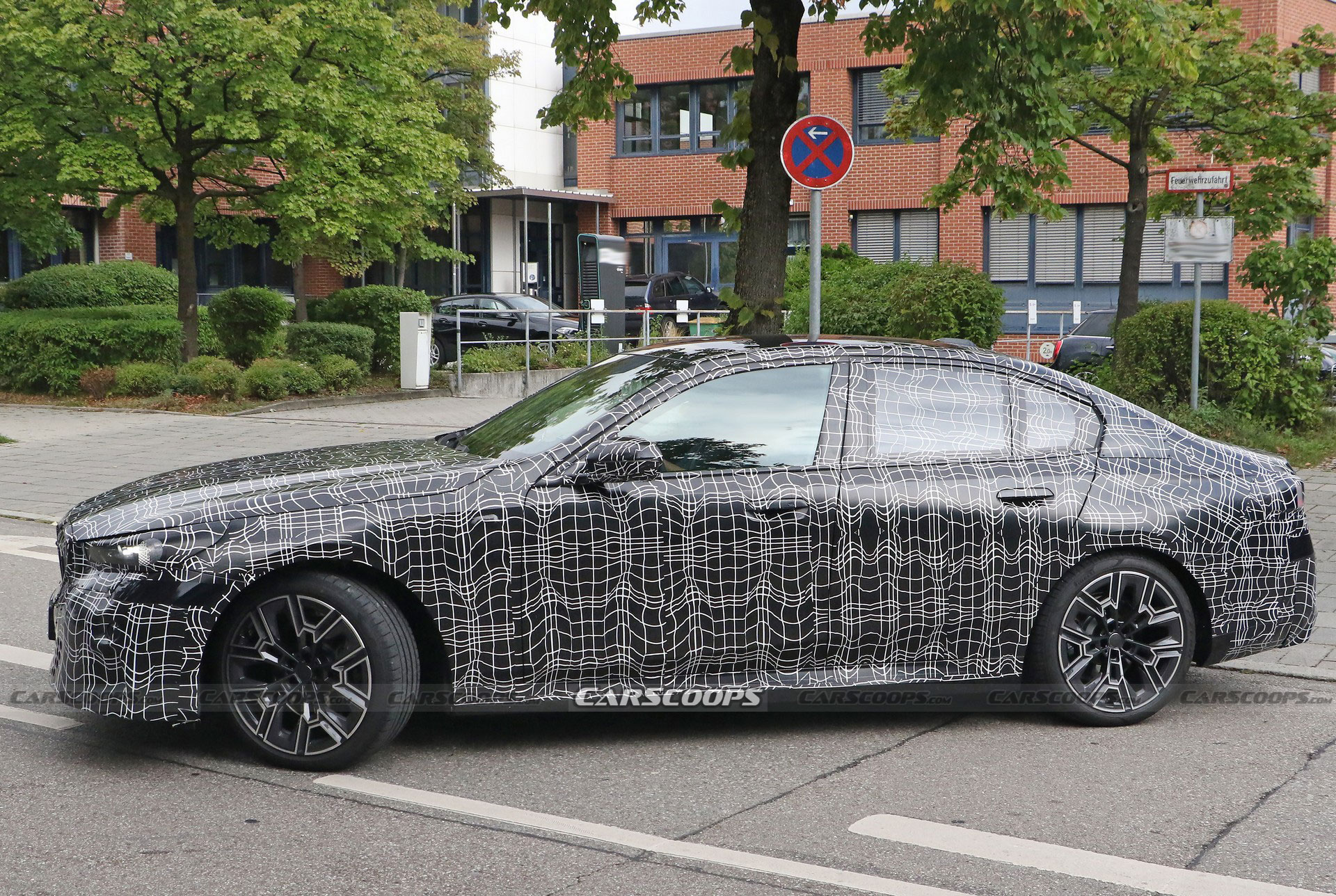 2024 BMW 5-Series Continues Its Striptease And Gives Us A Better Look At The Front End