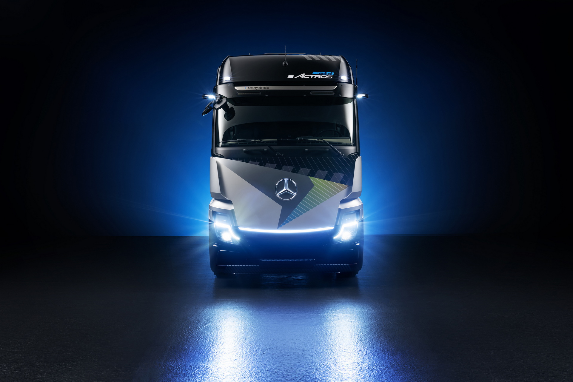 Mercedes Shows Off eActros LongHaul That Could Go Up To 497 Miles On A Charge