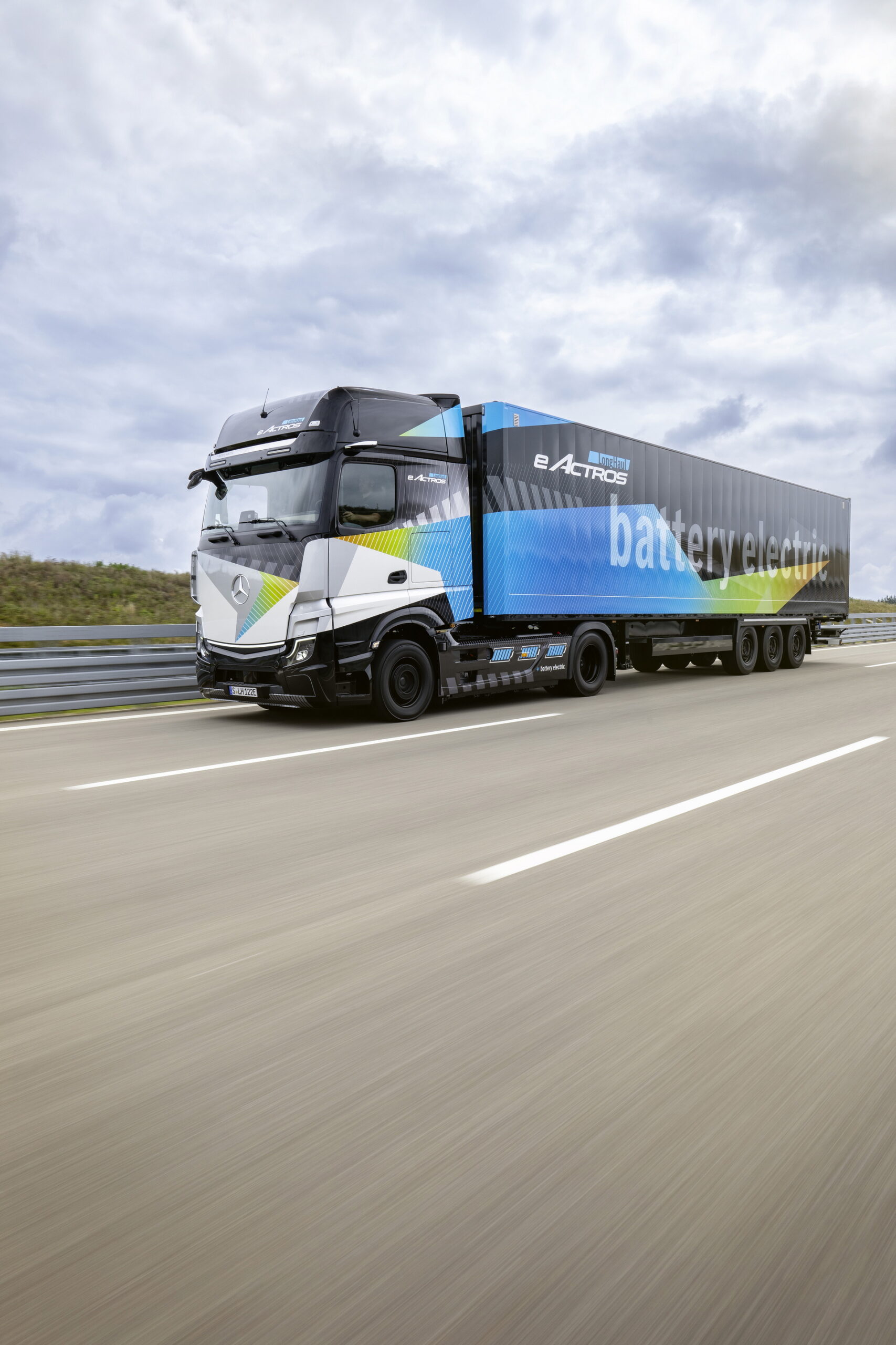 Mercedes Shows Off eActros LongHaul That Could Go Up To 497 Miles On A Charge