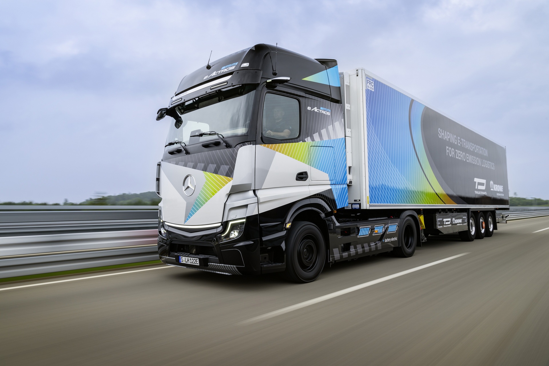Mercedes Shows Off eActros LongHaul That Could Go Up To 497 Miles On A Charge