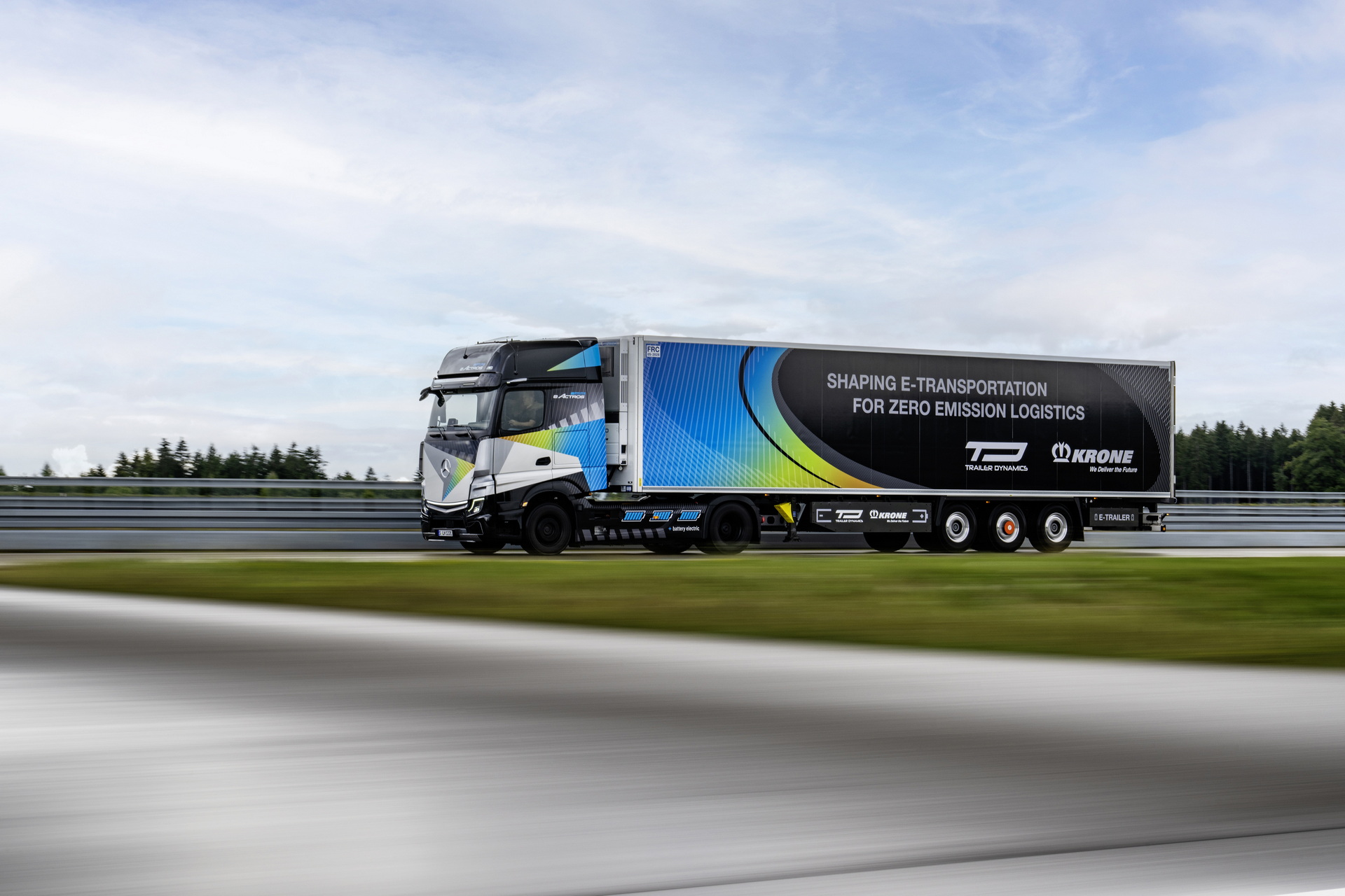 Mercedes Shows Off eActros LongHaul That Could Go Up To 497 Miles On A Charge