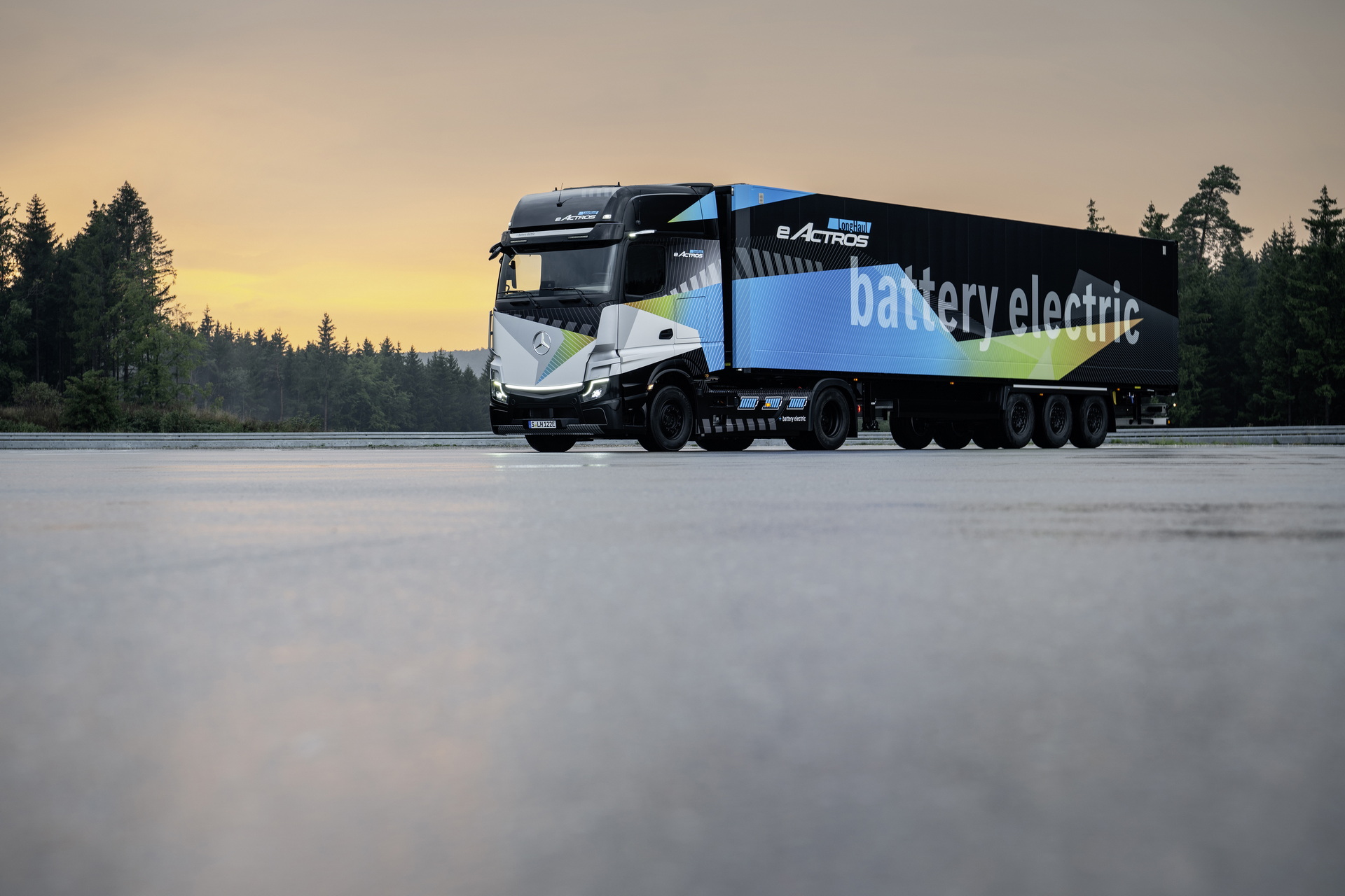 Mercedes Shows Off eActros LongHaul That Could Go Up To 497 Miles On A Charge