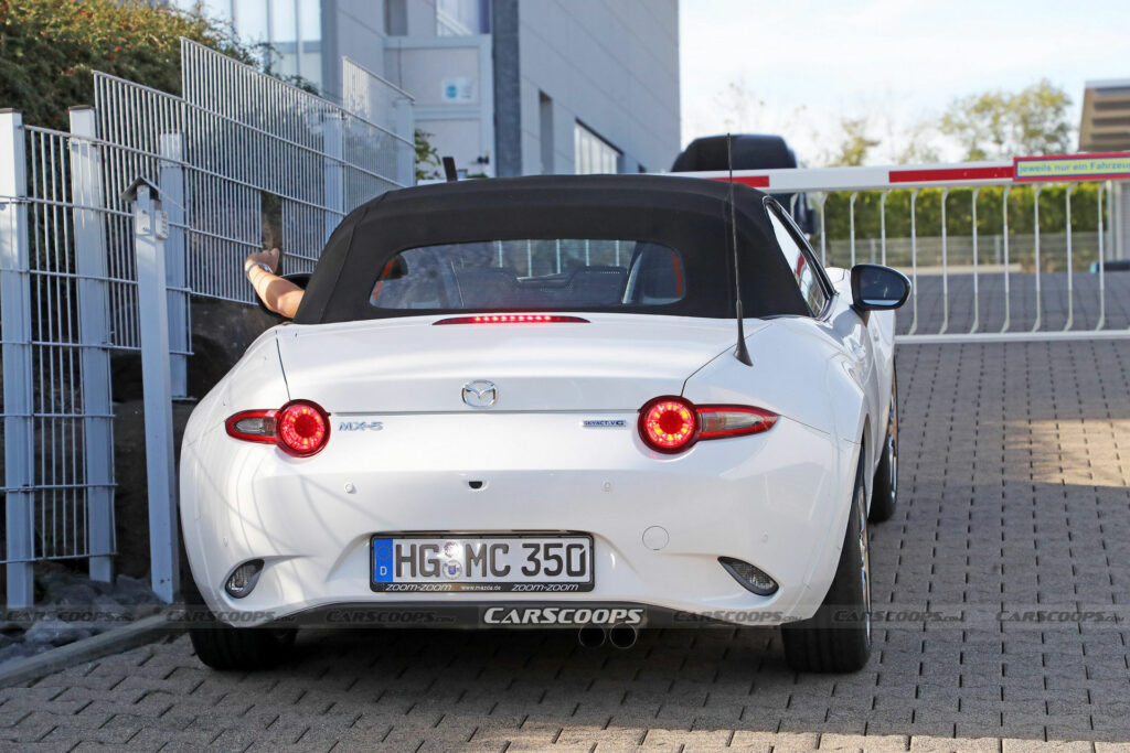 Next-Gen 2026 Mazda MX-5 Miata Mule Spied, Should Combine Fun With  Efficiency | Carscoops