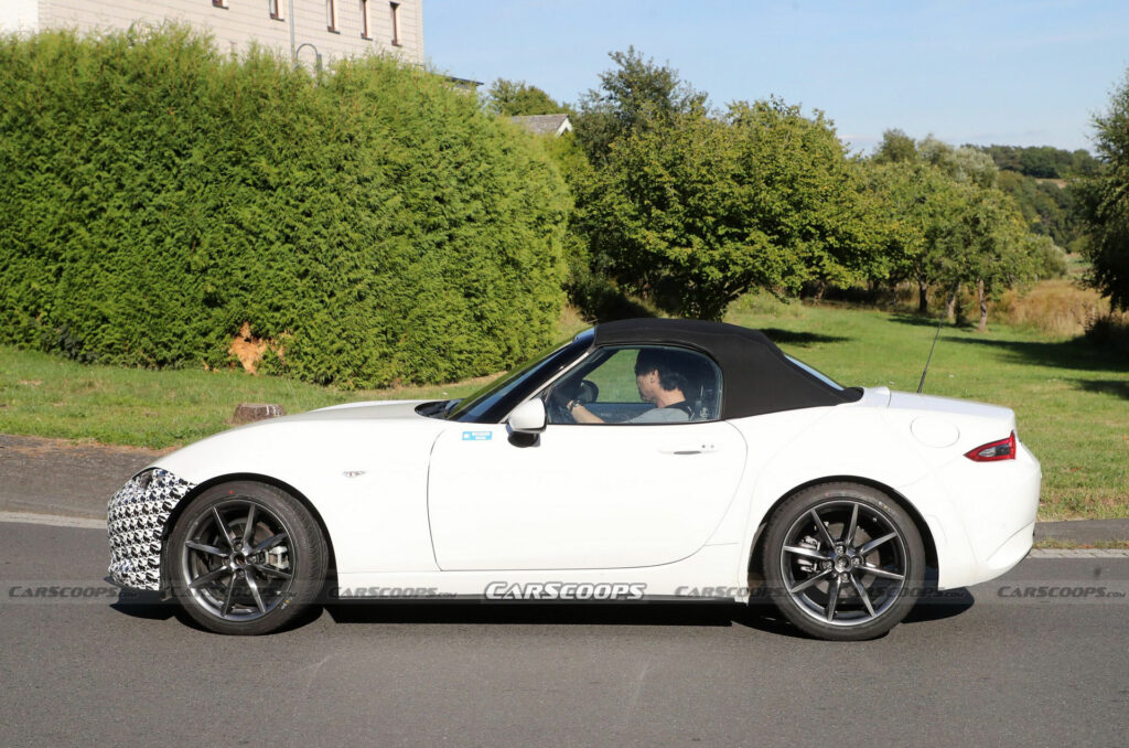 Next-Gen 2026 Mazda MX-5 Miata Mule Spied, Should Combine Fun With  Efficiency | Carscoops