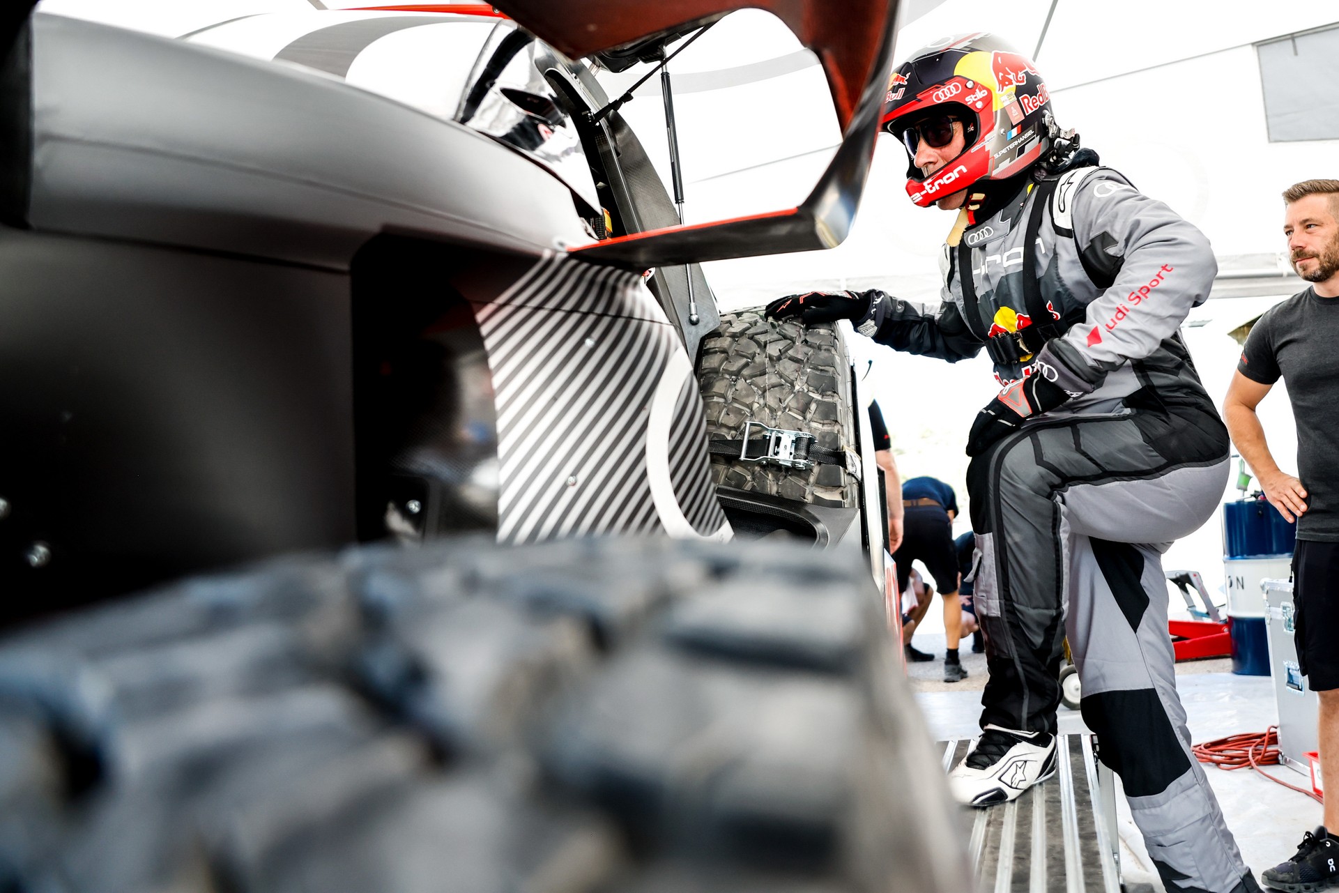 Audi Revamps Its RS Q E-Tron E2 Electric-Driven But Gas-Charged Dakar Racer For 2023