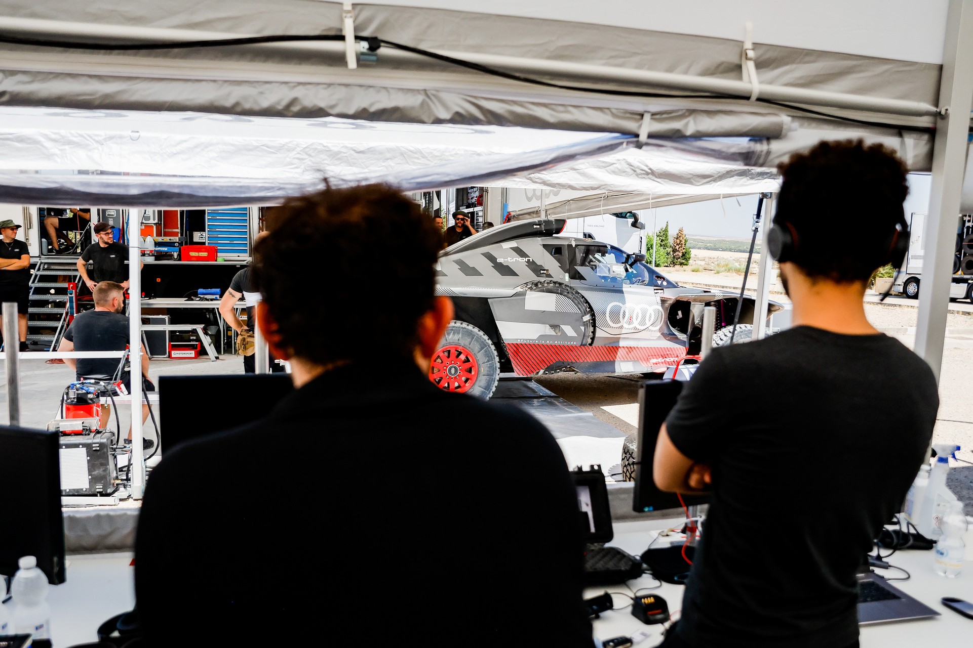 Audi Revamps Its RS Q E-Tron E2 Electric-Driven But Gas-Charged Dakar Racer For 2023