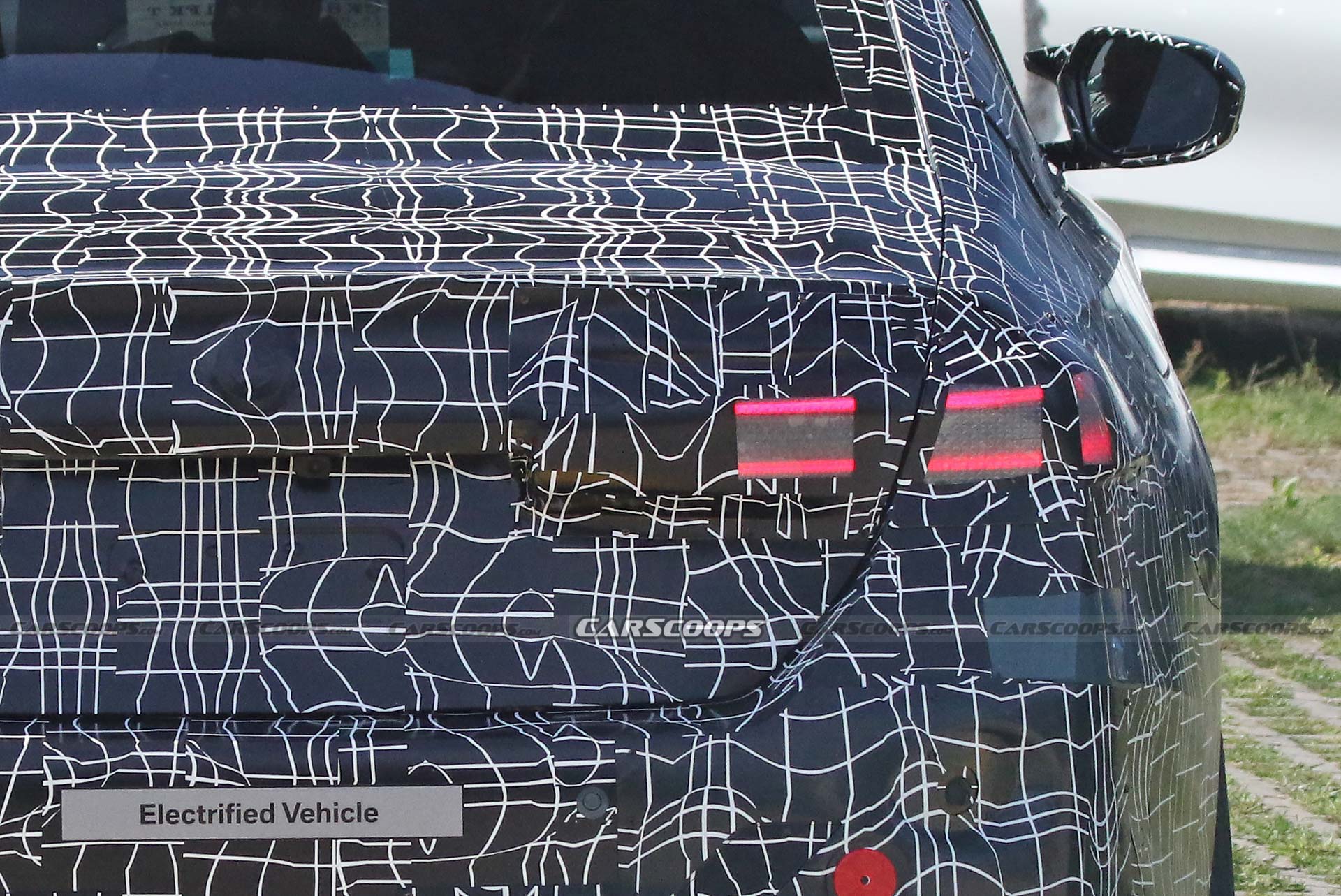 New i5 And i5 M60 Are Big Electric BMWs For People Who Don’t Want A Jump Scare When They Open The Garage Door