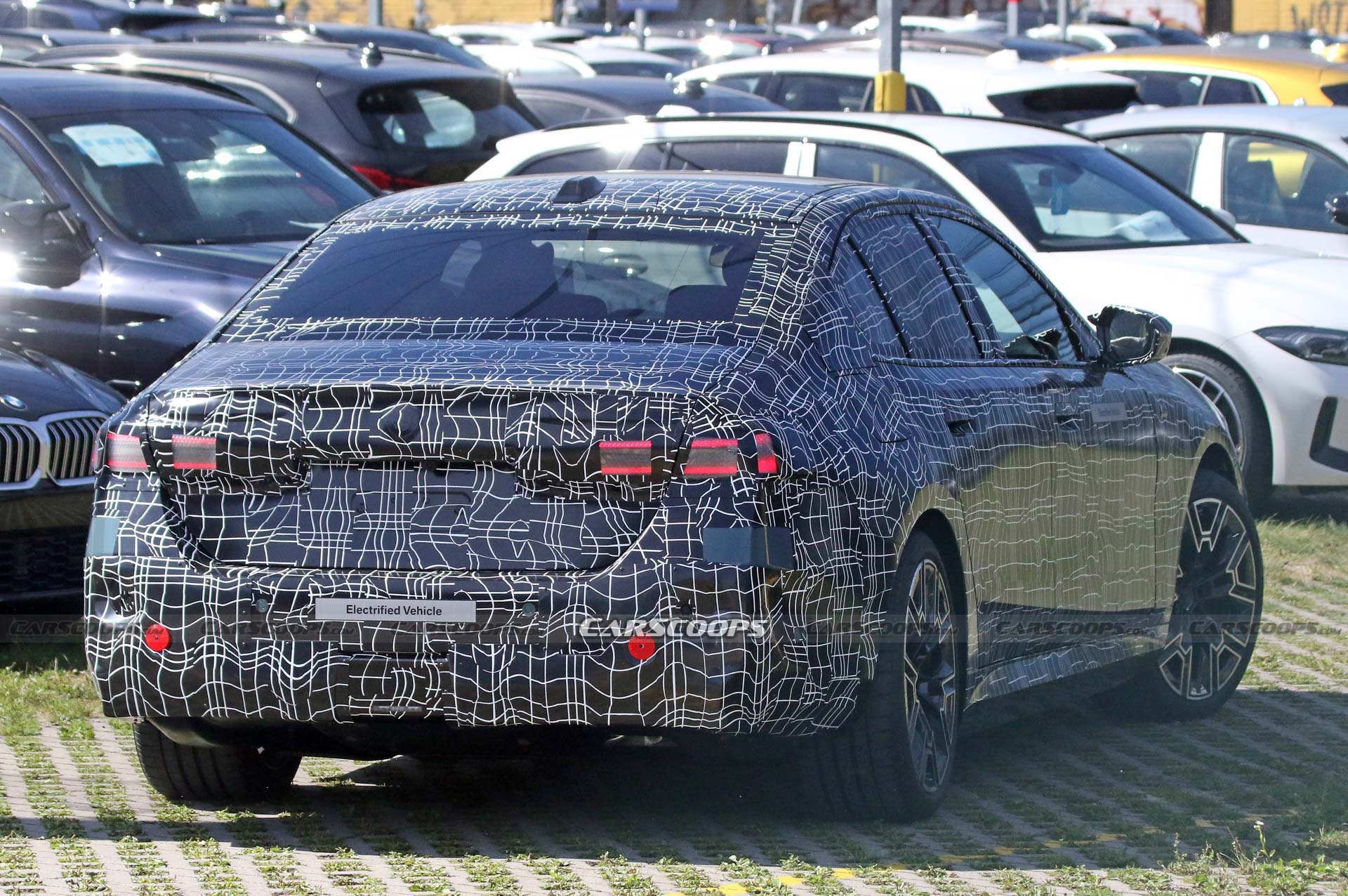 New i5 And i5 M60 Are Big Electric BMWs For People Who Don’t Want A Jump Scare When They Open The Garage Door