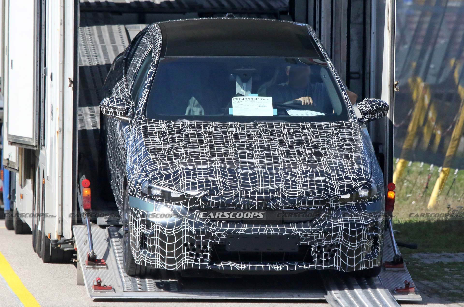 New i5 And i5 M60 Are Big Electric BMWs For People Who Don’t Want A Jump Scare When They Open The Garage Door