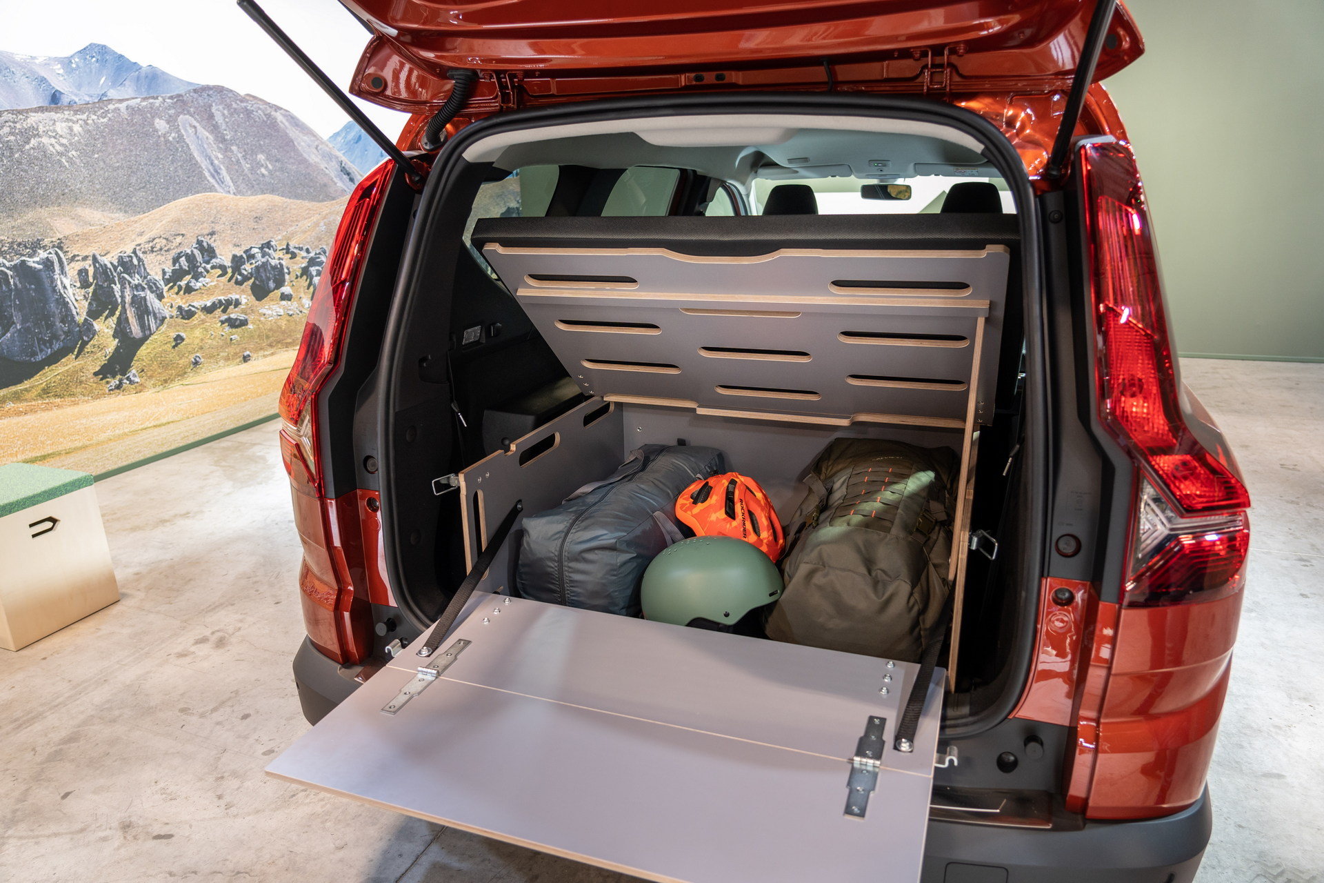 Dacia Jogger DIY Camping Box : r/Dacia