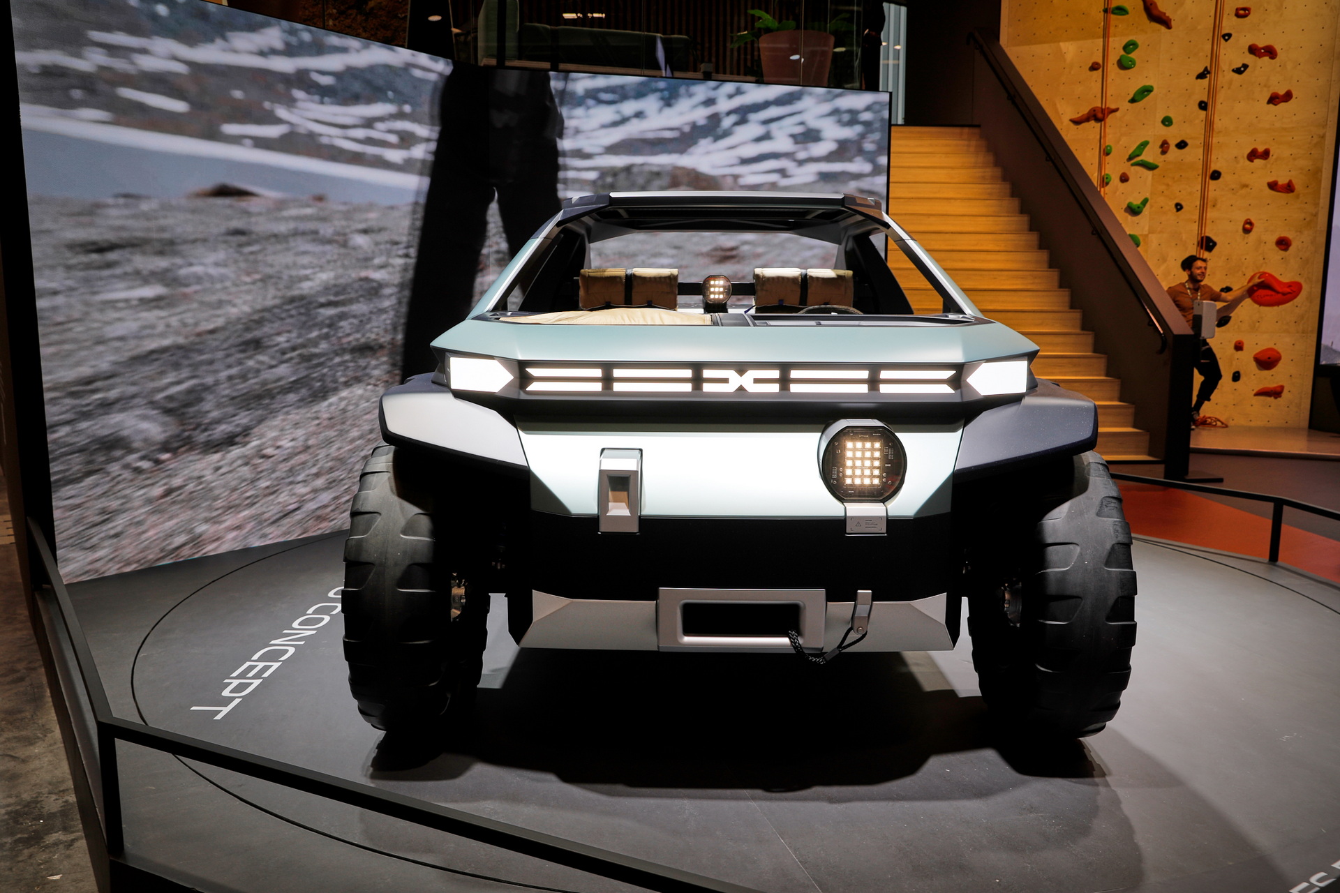 Dacia Manifesto Concept Is A Futuristic EV Off-Roader For Outdoors Enthusiasts