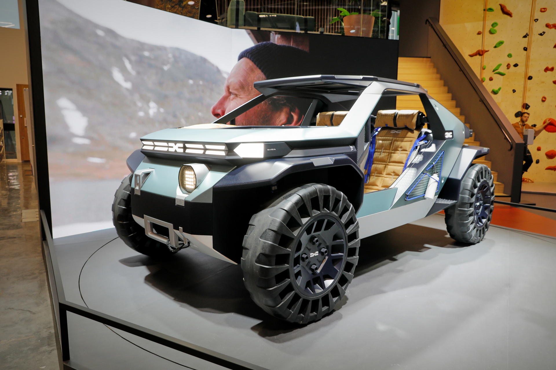 Dacia Manifesto Concept Is A Futuristic EV Off-Roader For Outdoors Enthusiasts