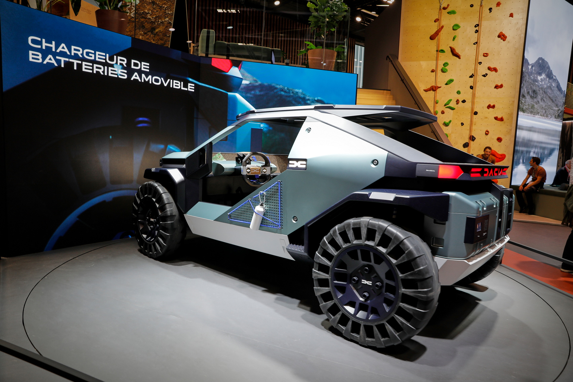 Dacia Manifesto Concept Is A Futuristic EV Off-Roader For Outdoors Enthusiasts