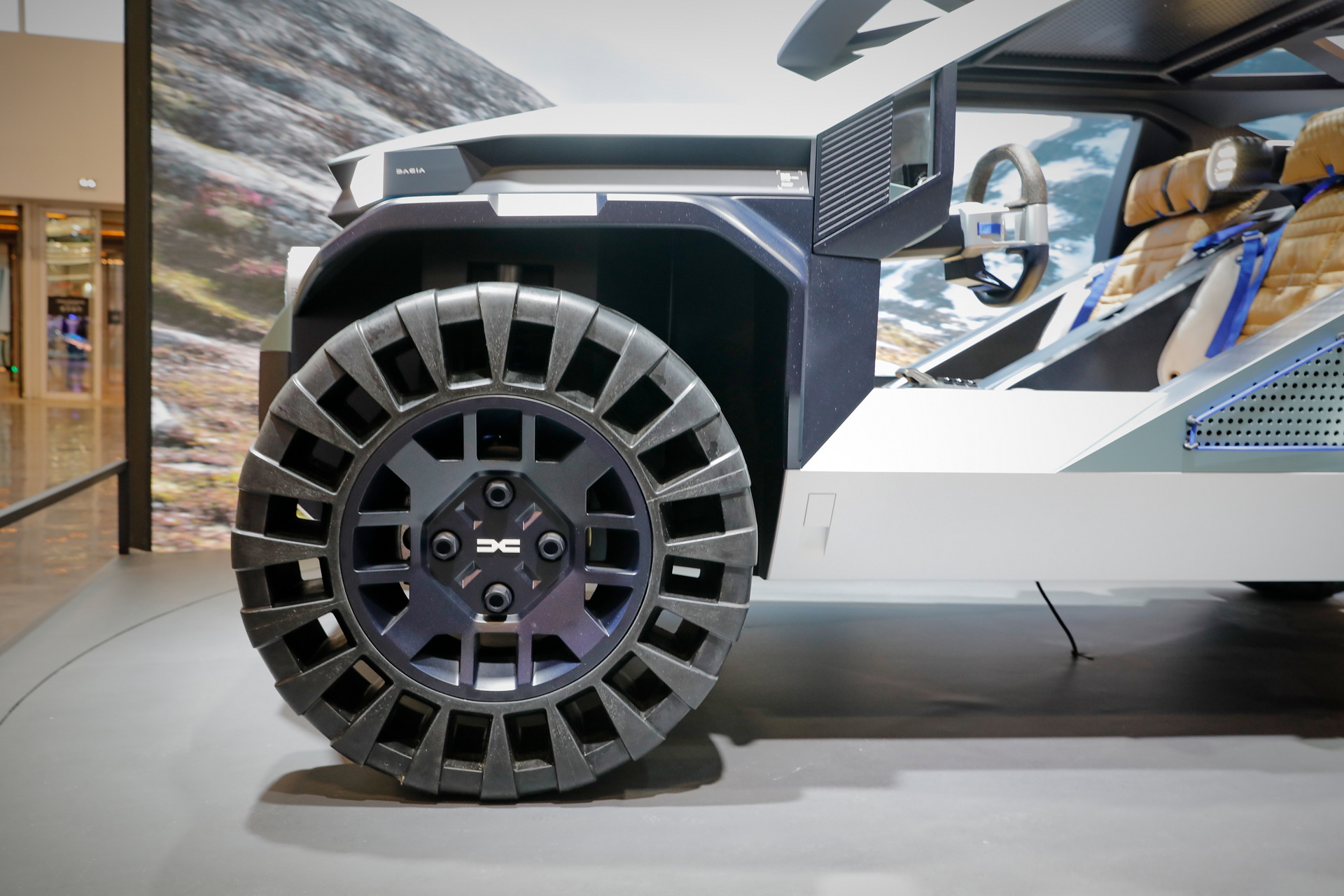 Dacia Manifesto Concept Is A Futuristic EV Off-Roader For Outdoors Enthusiasts