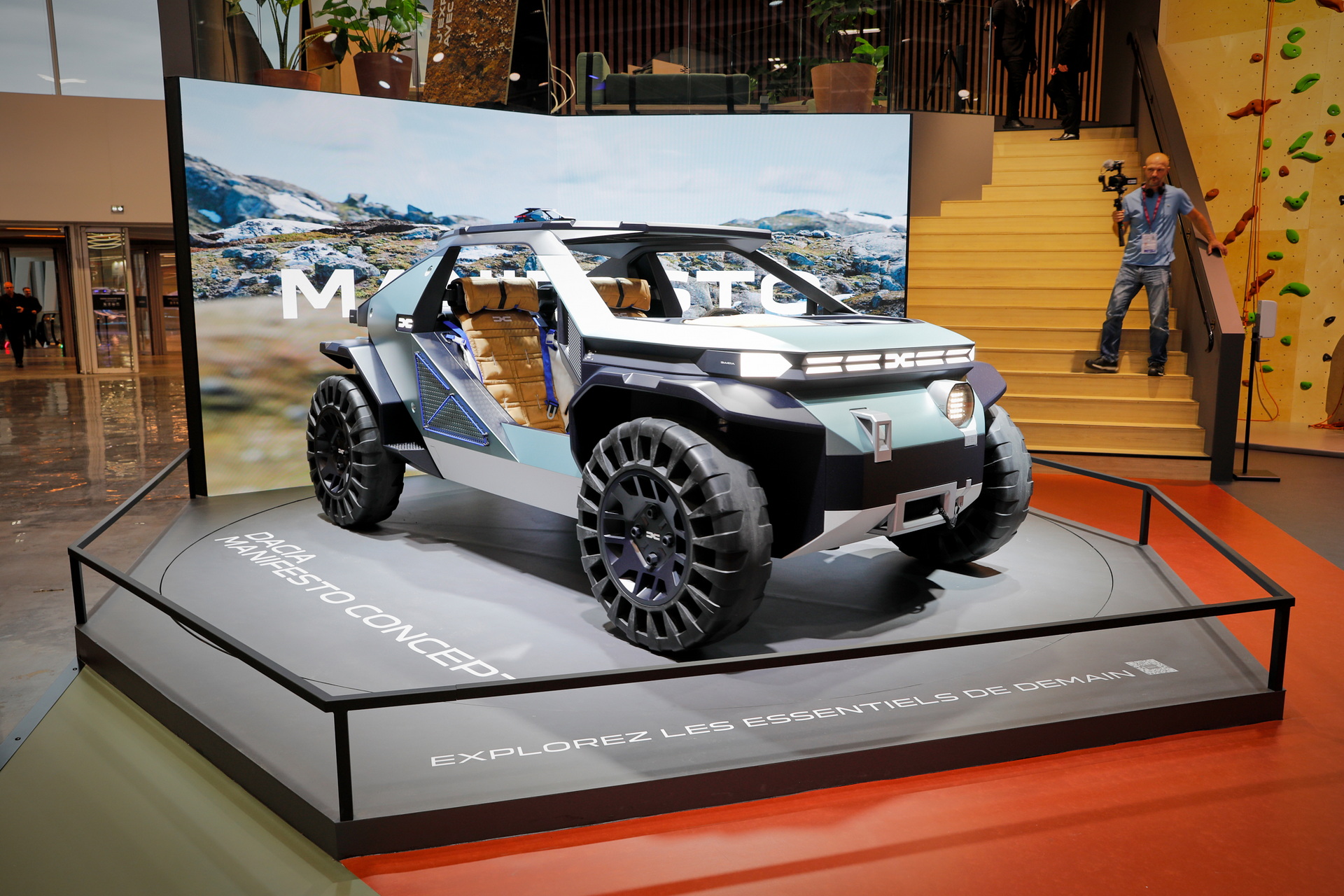 Dacia Manifesto Concept Is A Futuristic EV Off-Roader For Outdoors Enthusiasts