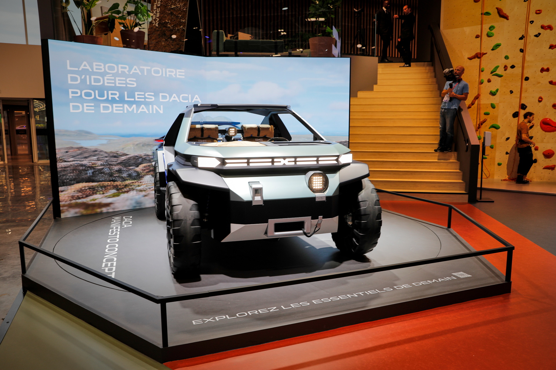 Dacia Manifesto Concept Is A Futuristic EV Off-Roader For Outdoors Enthusiasts
