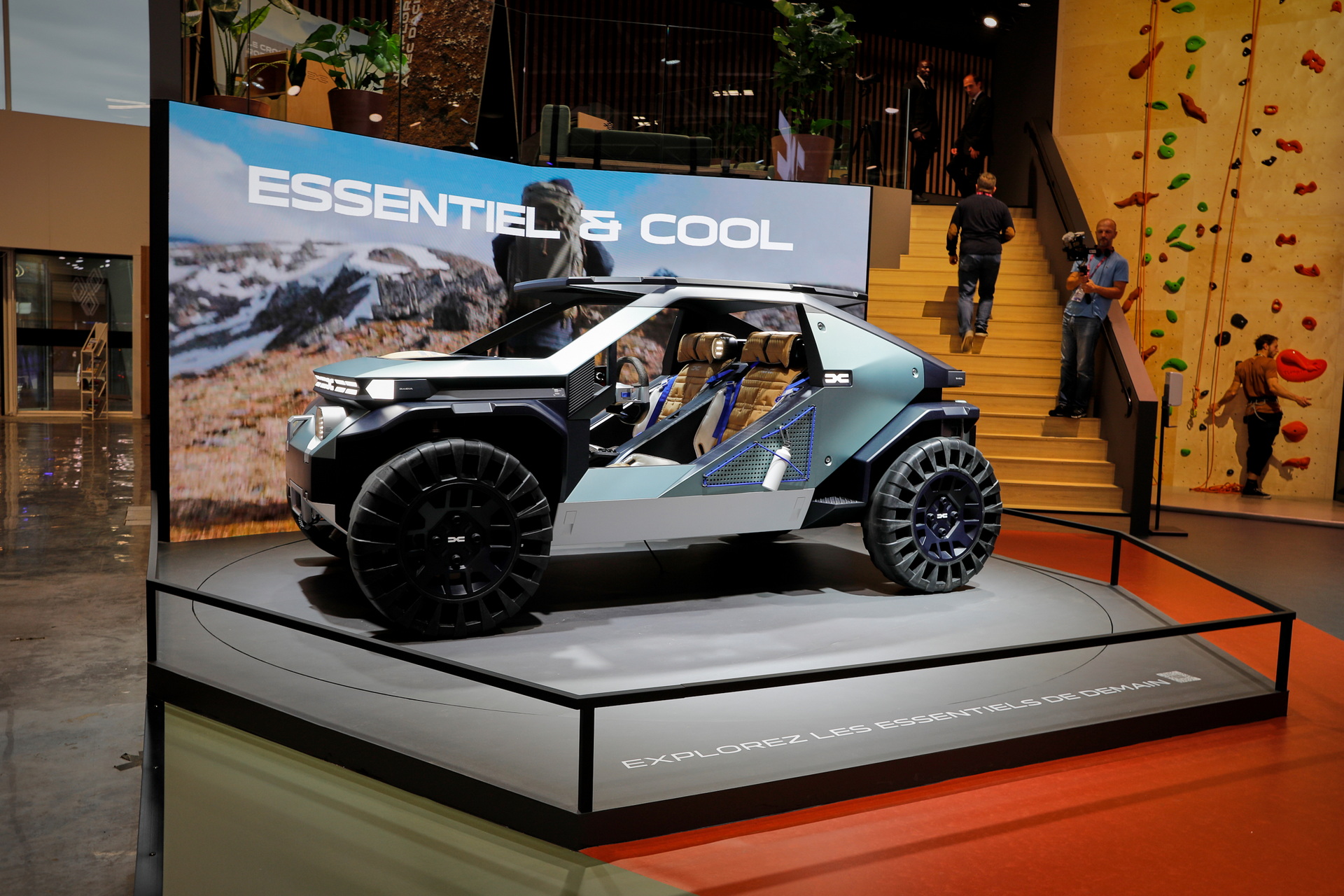 Dacia Manifesto Concept Is A Futuristic EV Off-Roader For Outdoors Enthusiasts