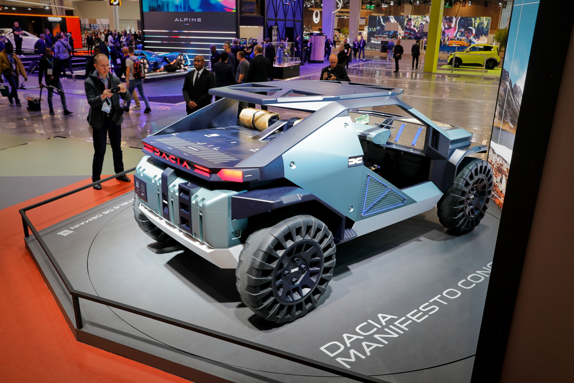 Dacia Manifesto Concept Is A Futuristic EV Off-Roader For Outdoors Enthusiasts