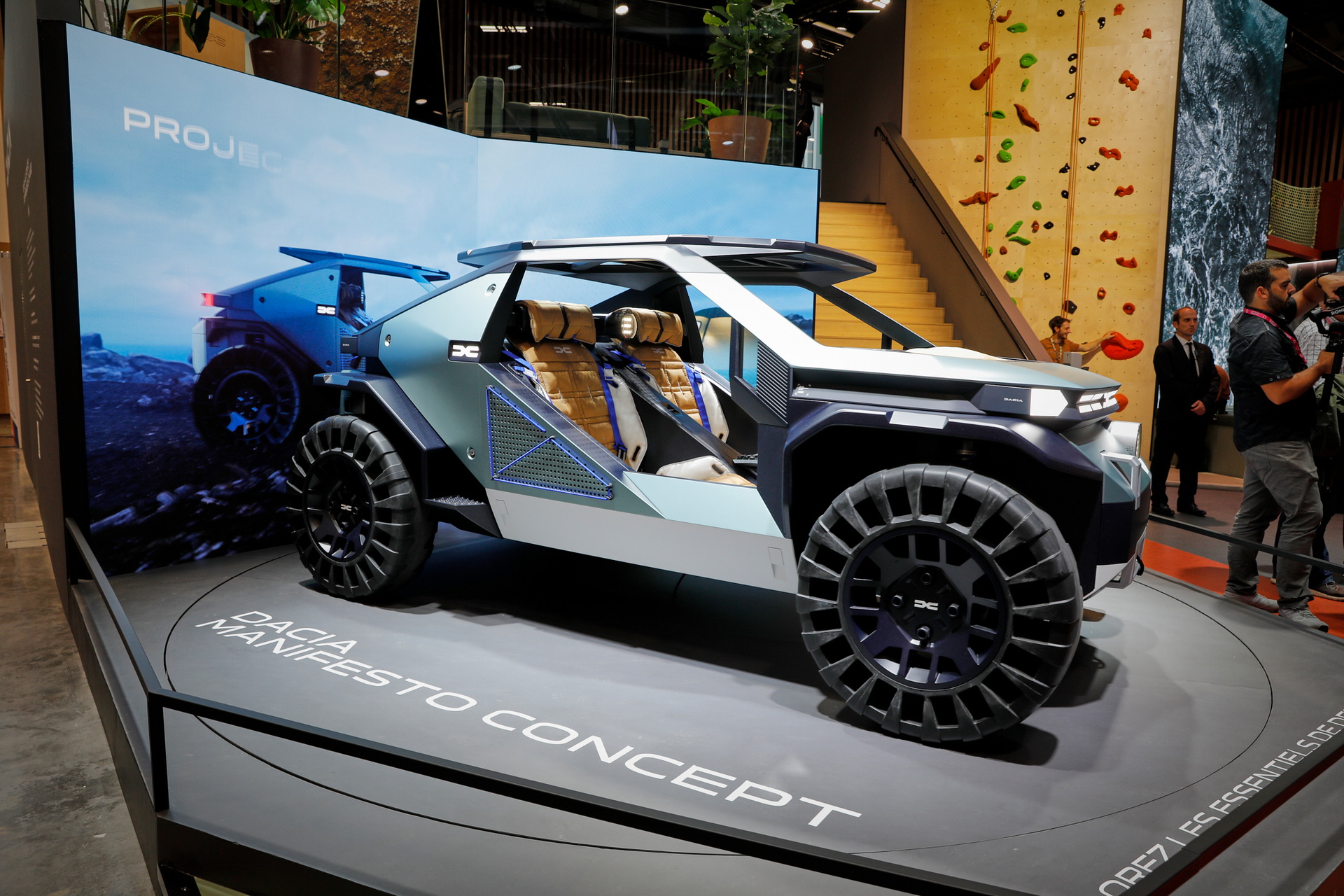 Dacia Manifesto Concept Is A Futuristic EV Off-Roader For Outdoors Enthusiasts