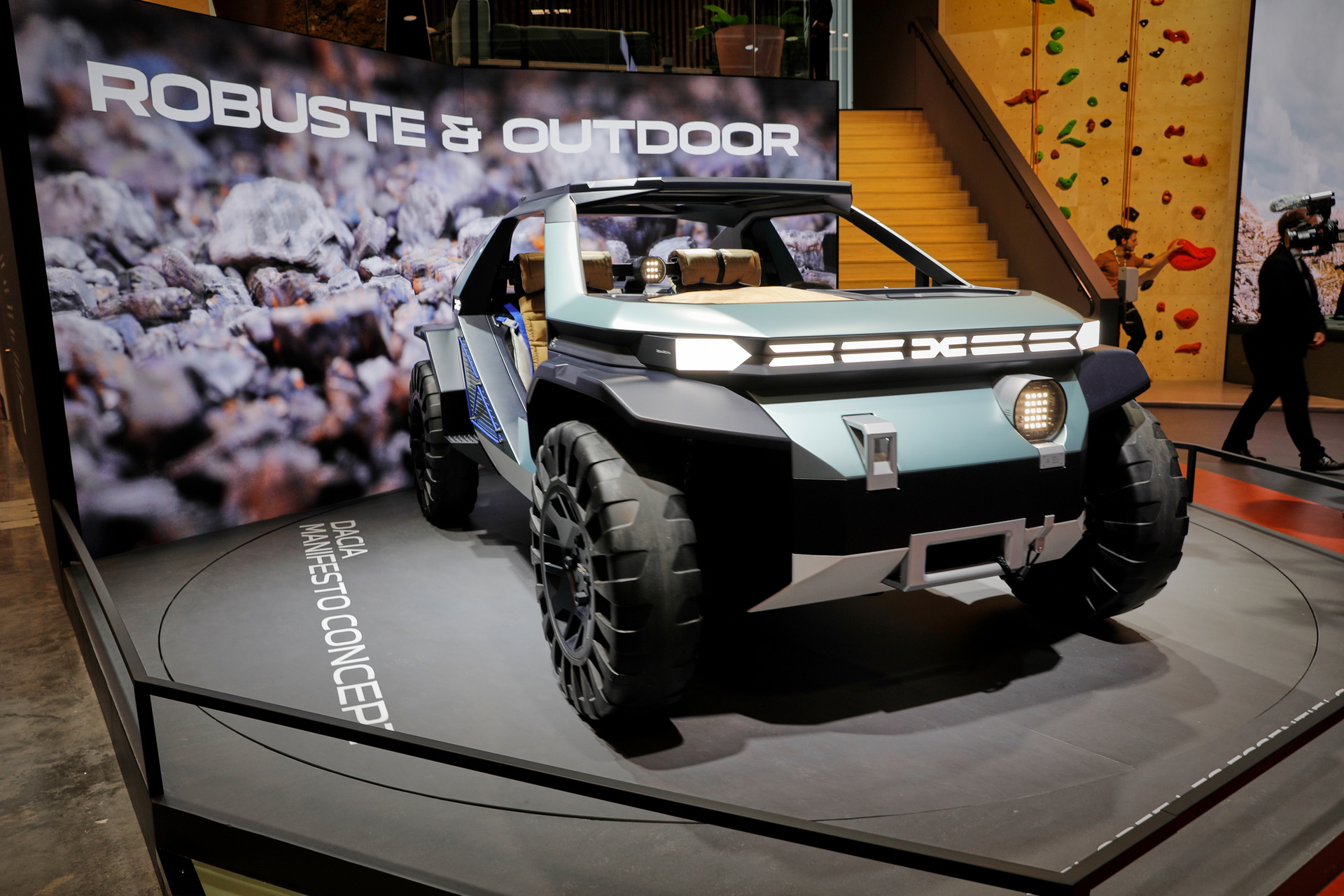Dacia Manifesto Concept Is A Futuristic EV Off-Roader For Outdoors Enthusiasts