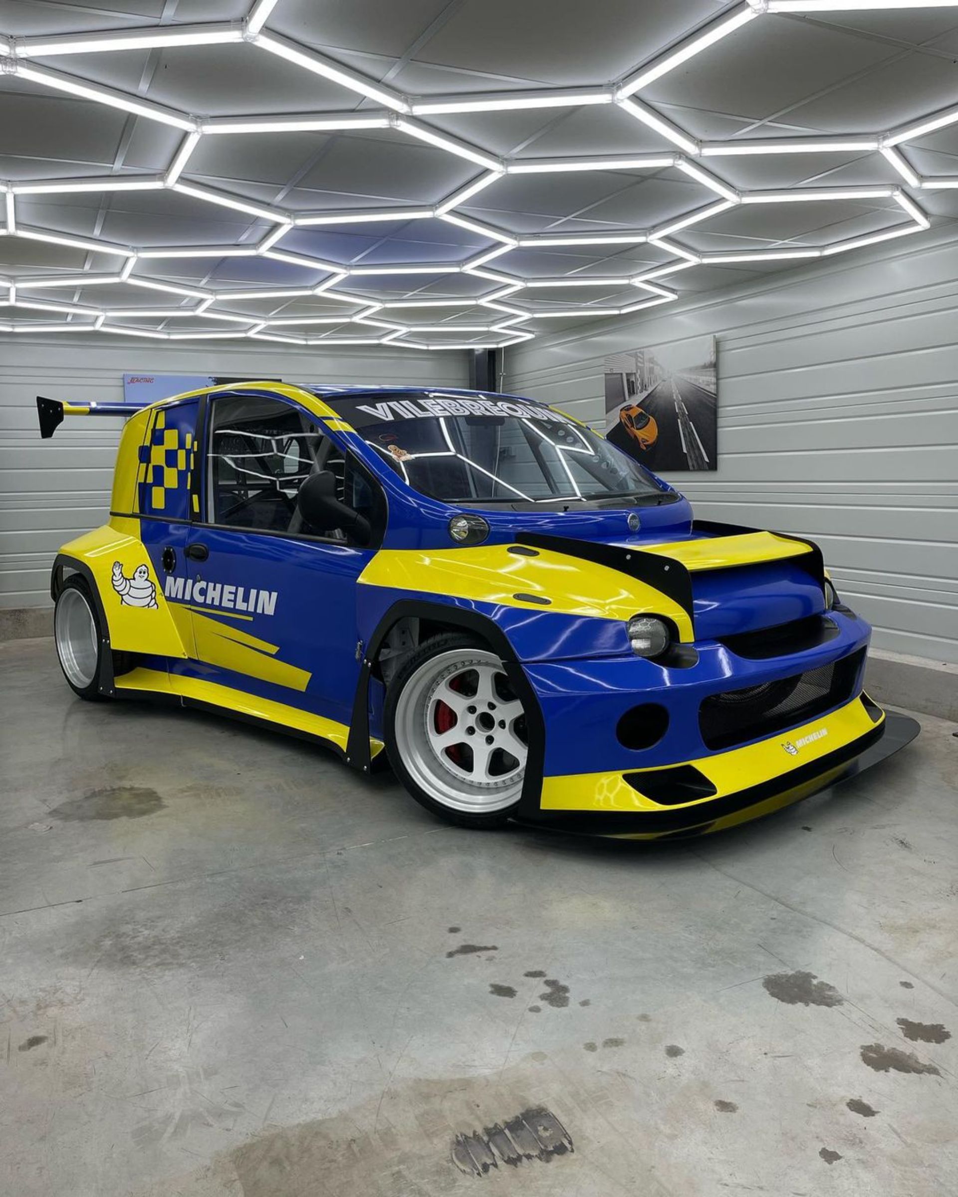 Crazy Fiat Multipla With Wide Bodykit And 1,000-HP V8 Is Coming To 2022 Paris Motor Show