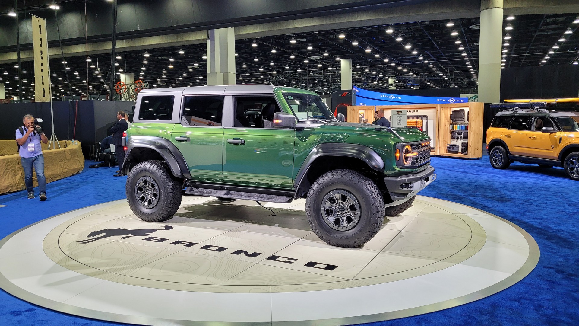2022 Ford Bronco Raptor Proves To Be A Showstopper In Detroit