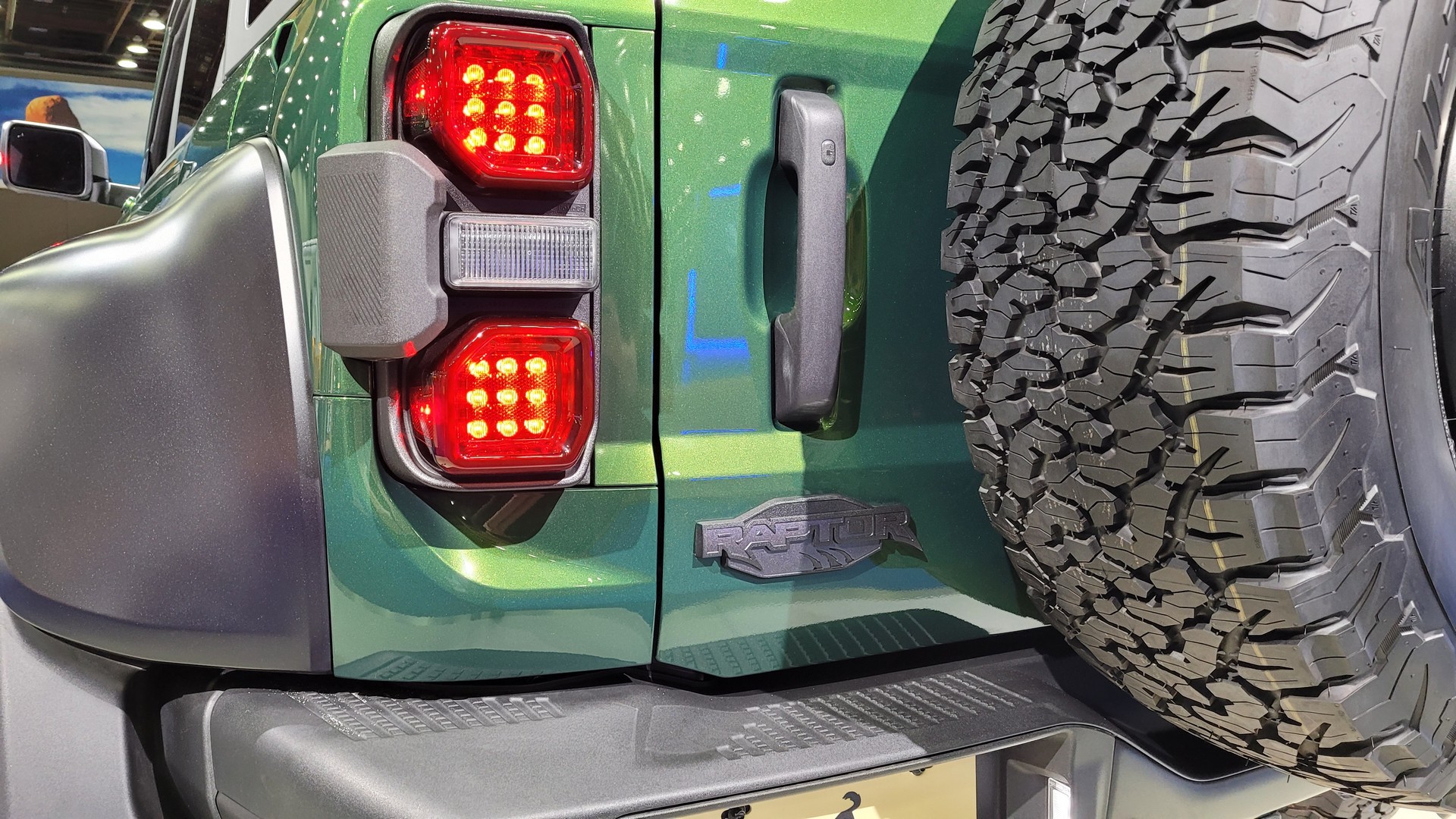 2022 Ford Bronco Raptor Proves To Be A Showstopper In Detroit