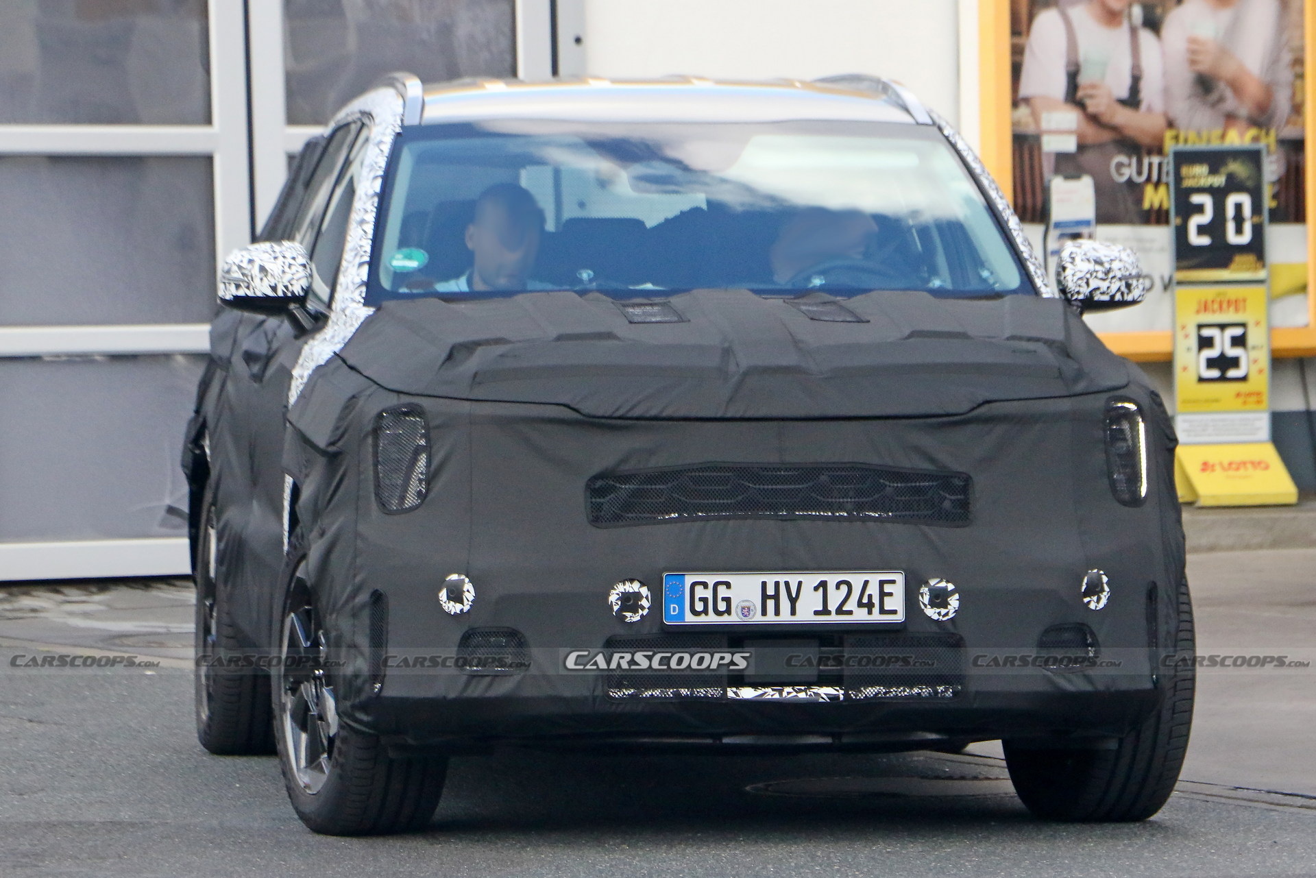 Kia Is Already Working On A Facelifted Sorento