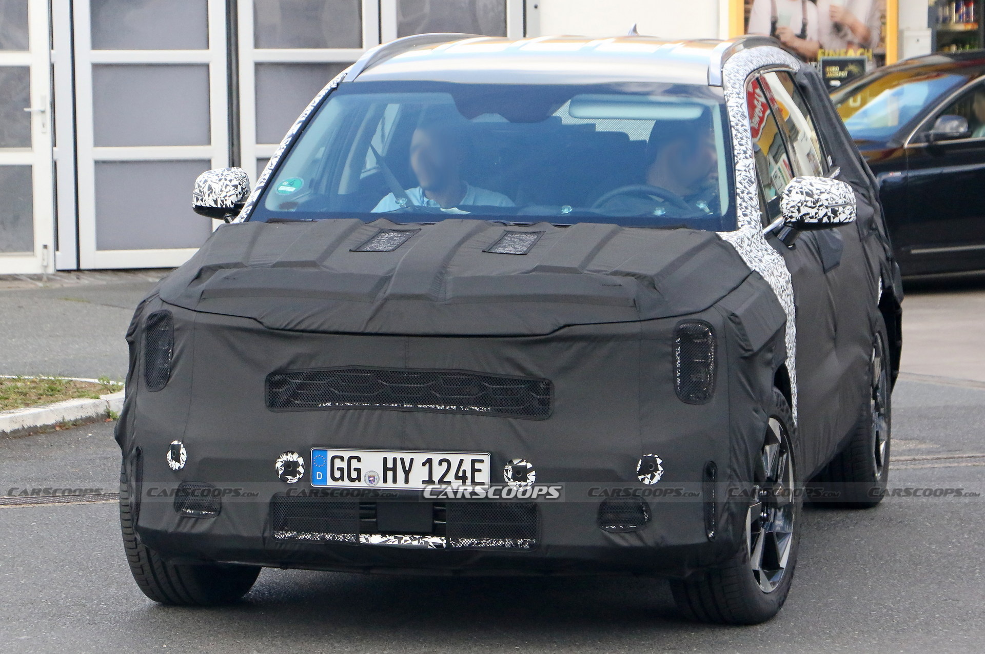 Kia Is Already Working On A Facelifted Sorento