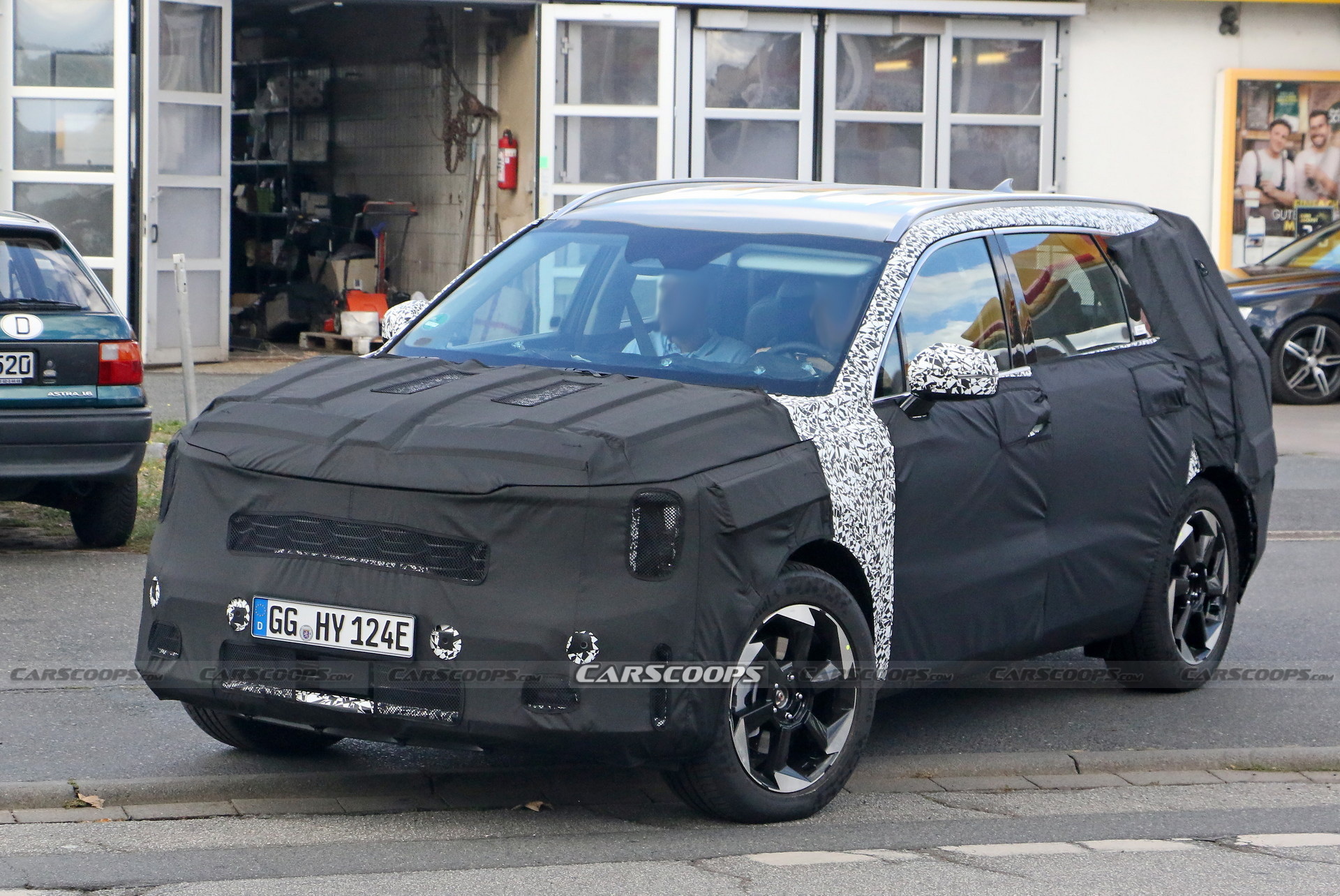 Kia Is Already Working On A Facelifted Sorento