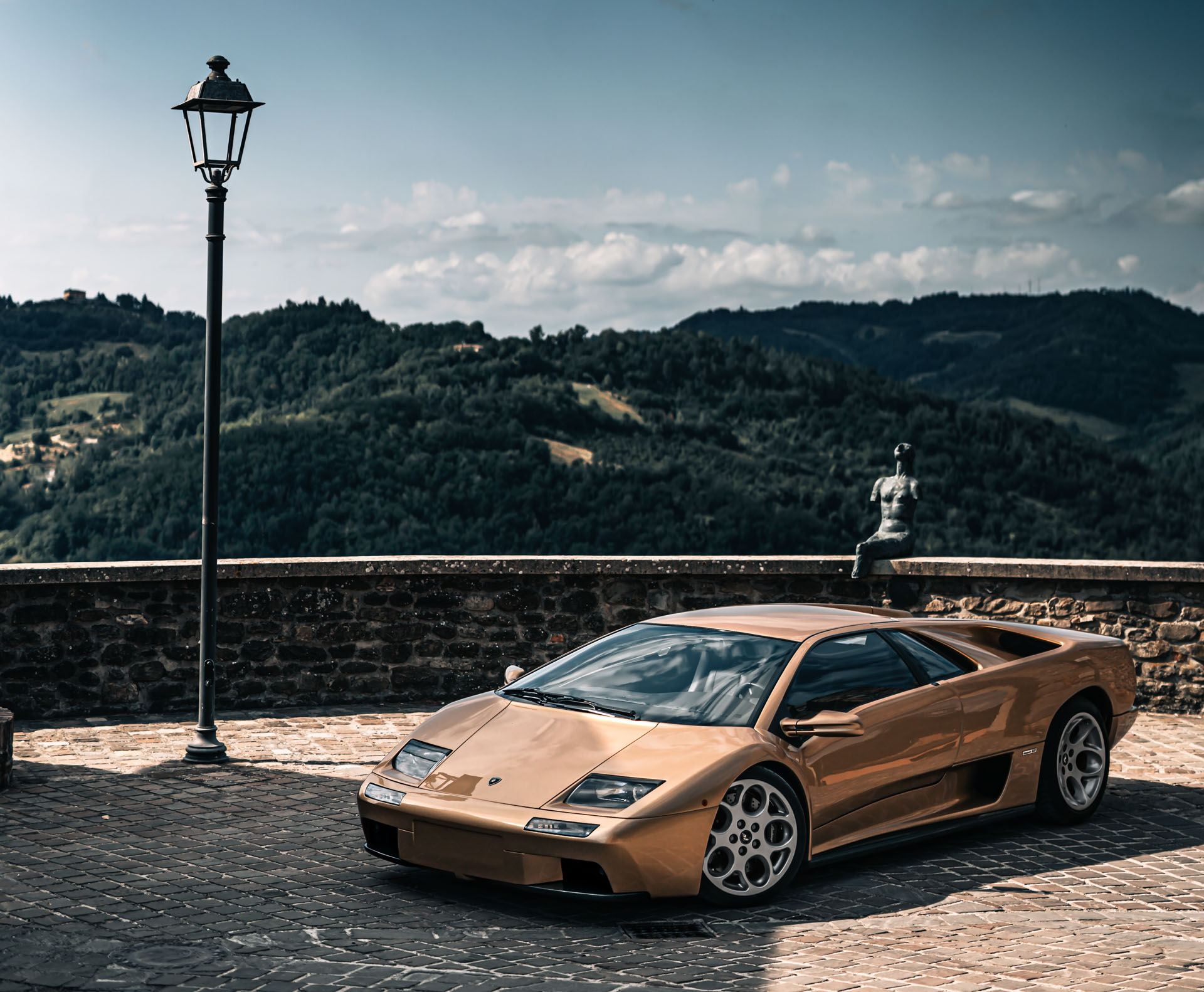 Lamborghini Remembers The Diablo, The V12 Bull That Chrysler Built