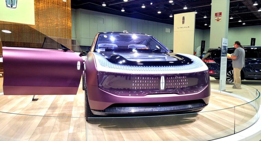  Lincoln Has No Plan To Buyout Dealers Not Wanting To Make EV Switch