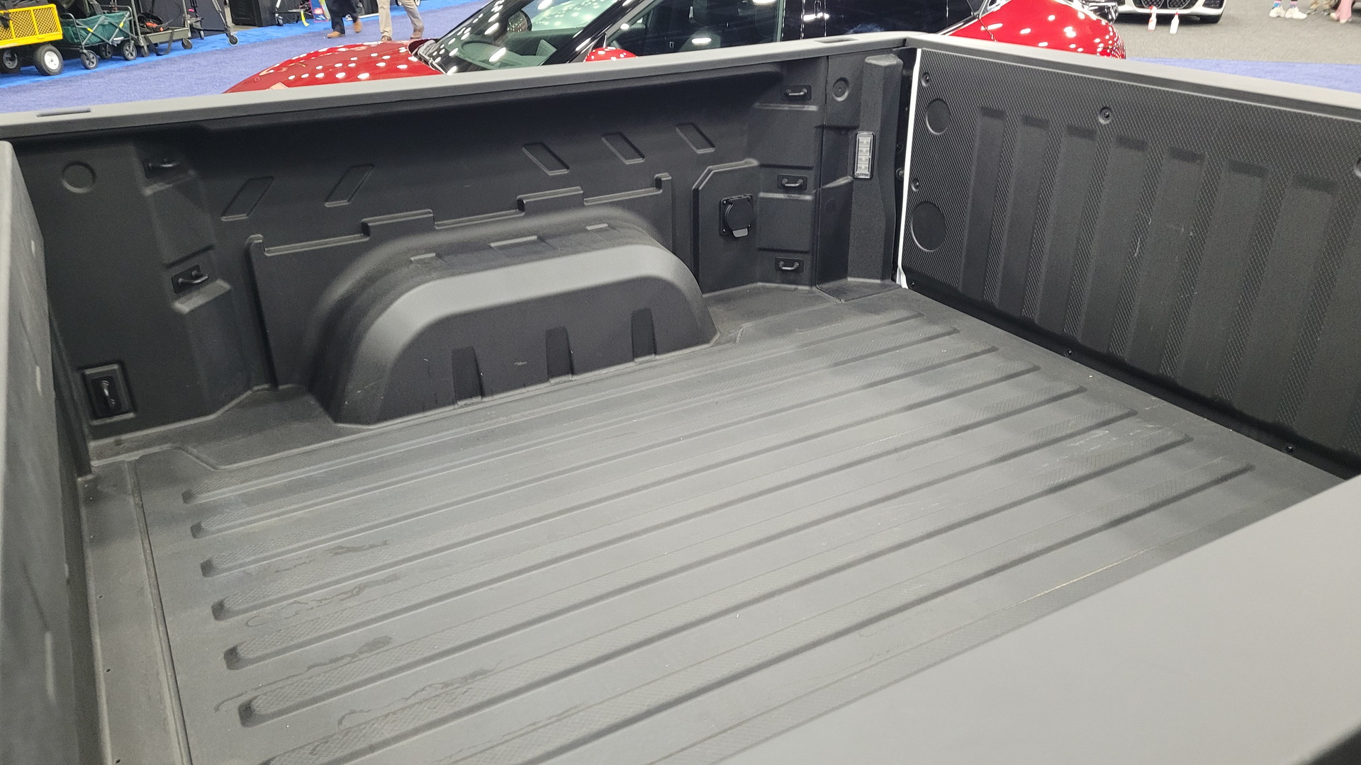 Lordstown Begins Production Of The Endurance, Hopes To Deliver 50 Units In 2022