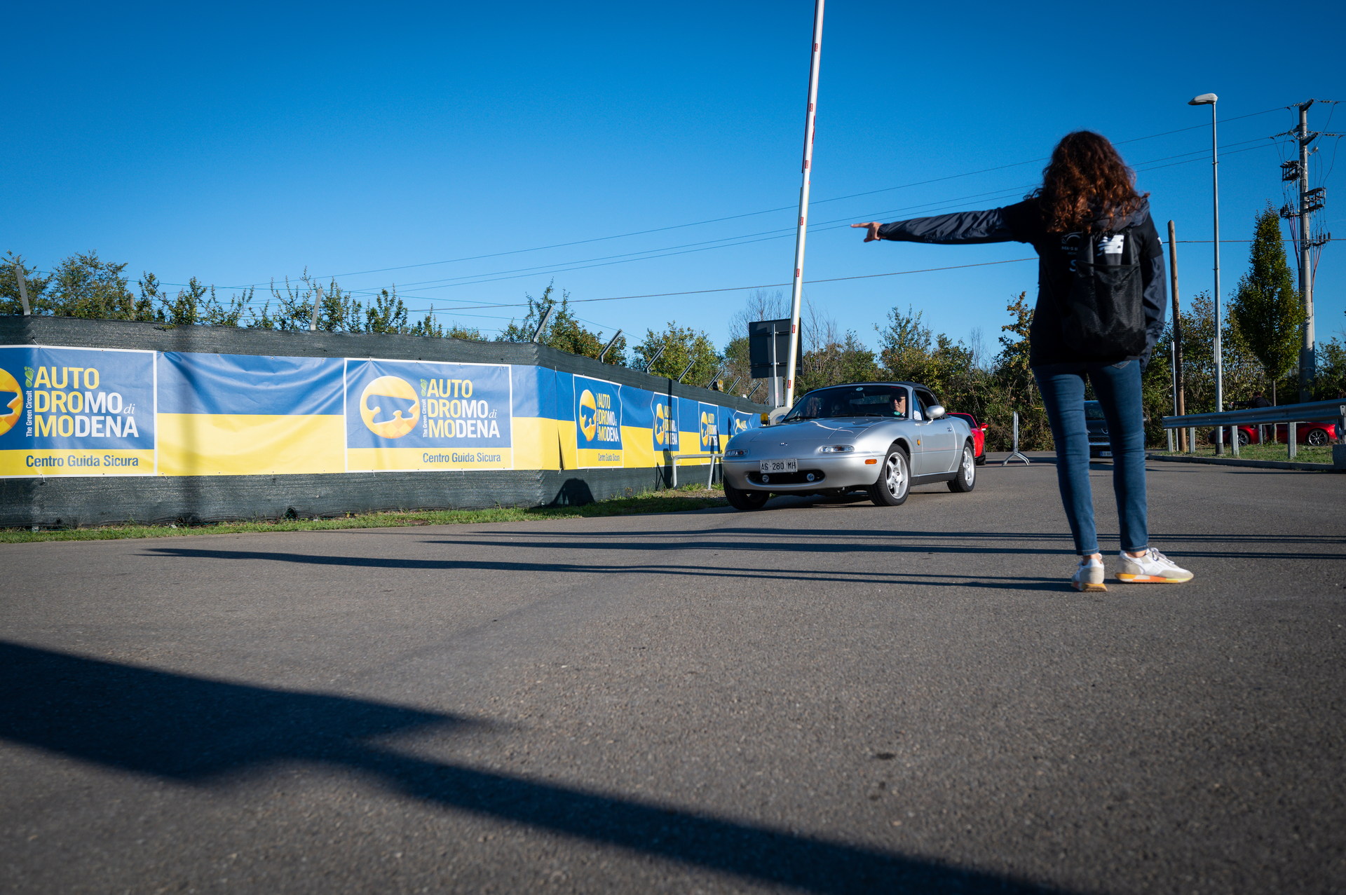 Record-Breaking Mazda MX-5 Parade With 707 Vehicles Held In Italy