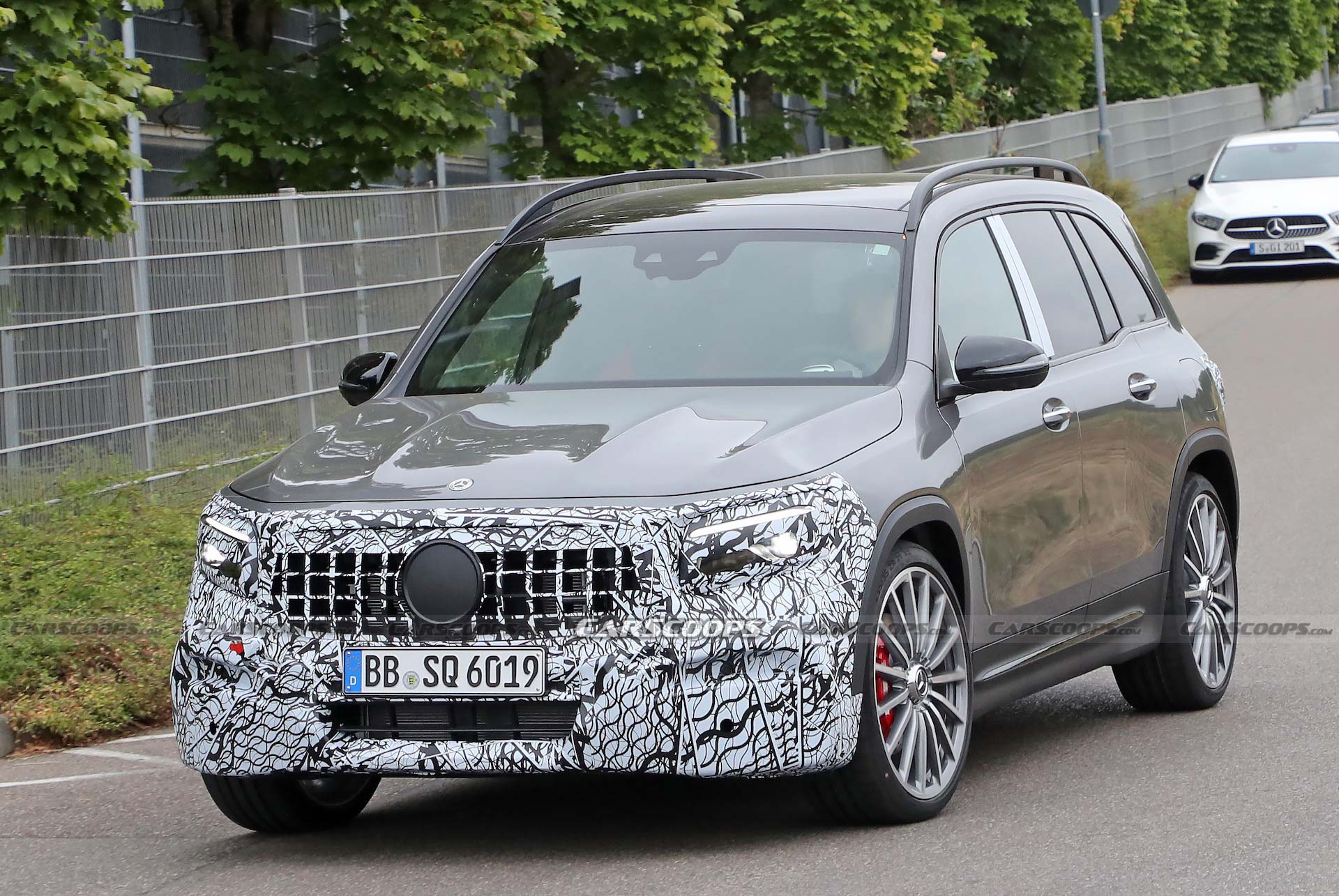2023 Mercedes-AMG GLB 35 Facelift Is A Small SUV In A Big Hurry